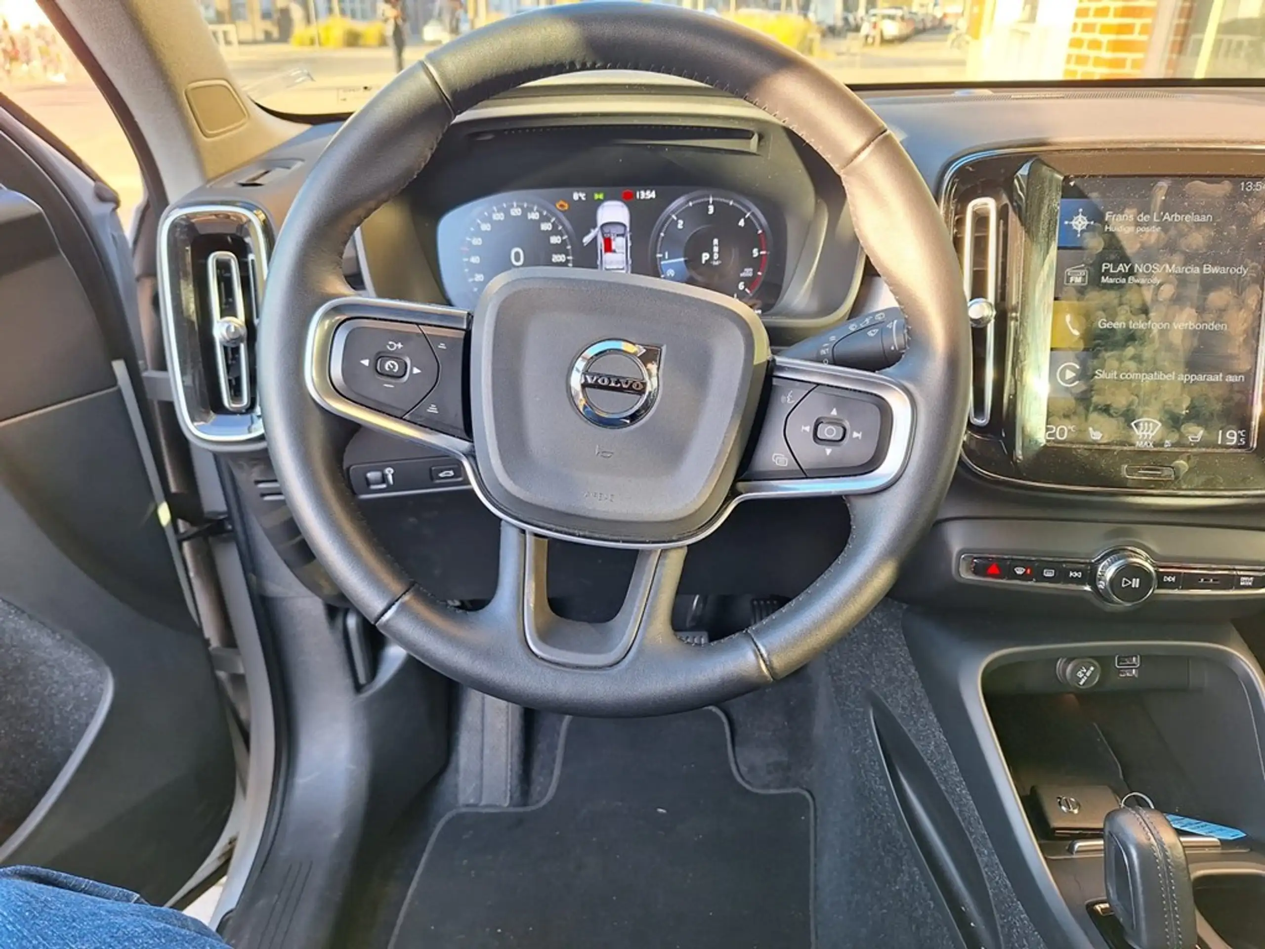 Volvo - XC40