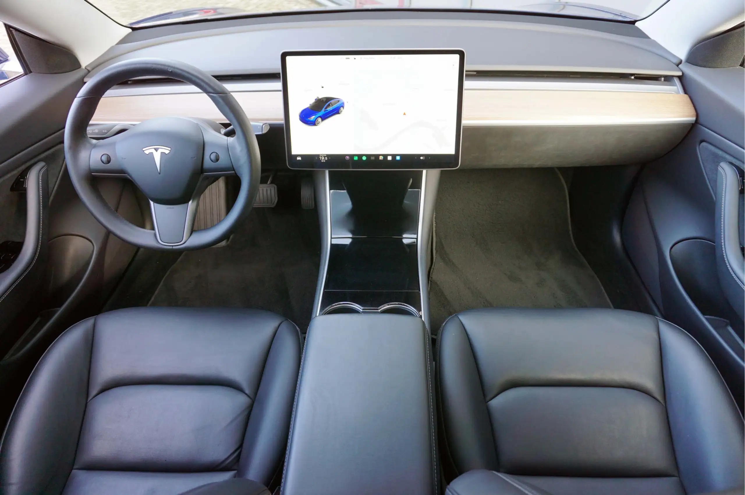 Tesla - Model 3