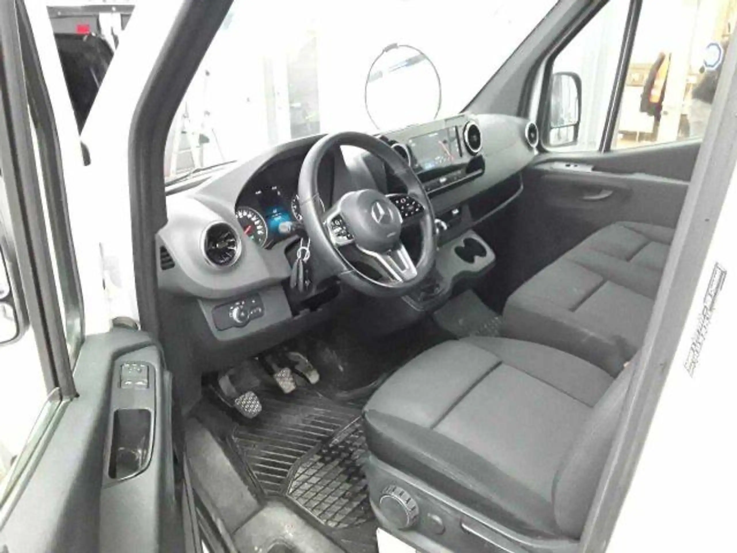 Mercedes-Benz - Sprinter