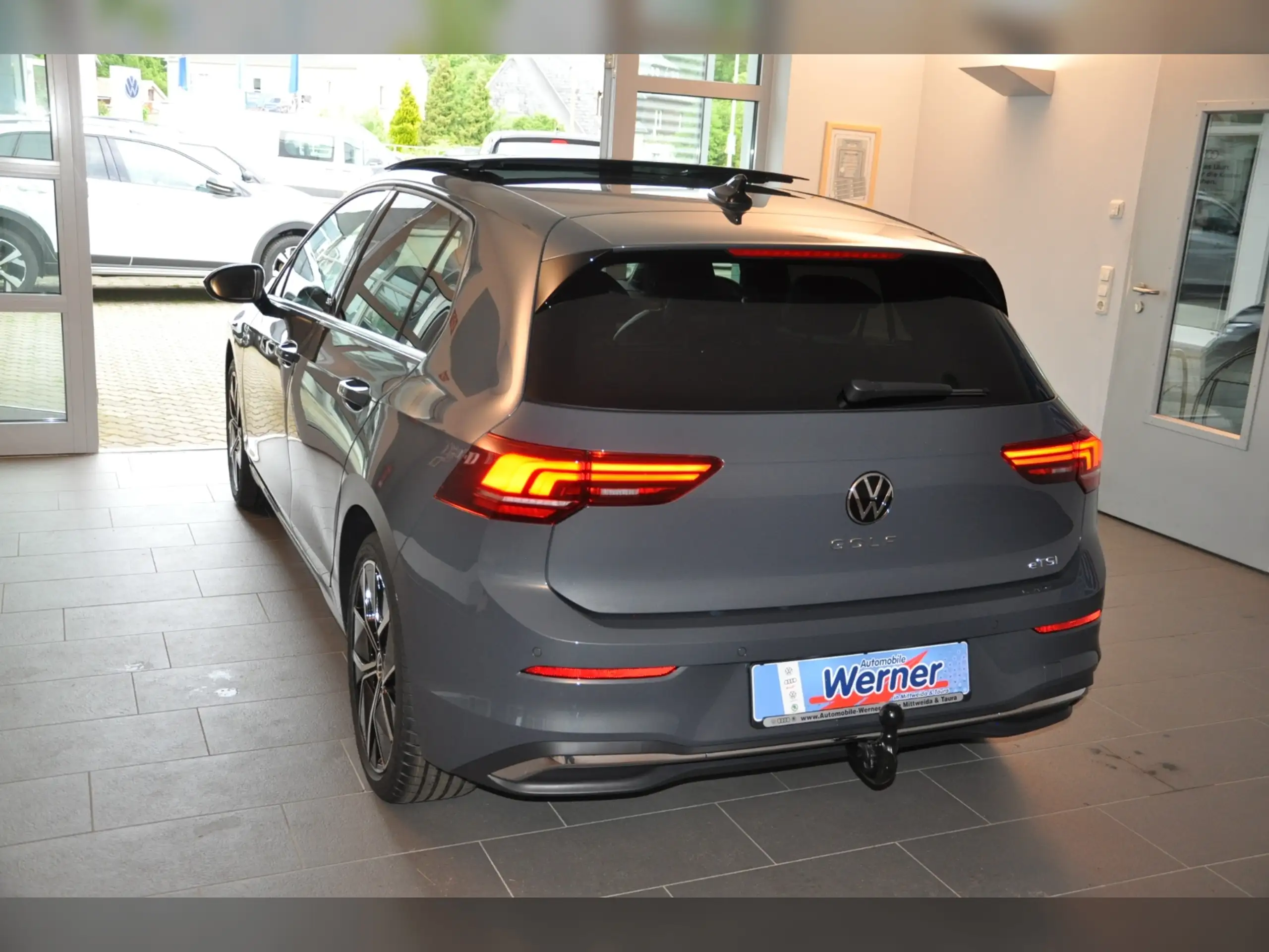 Volkswagen - Golf