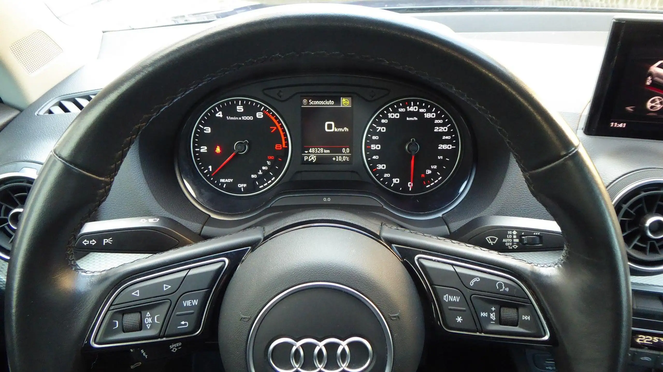 Audi - Q2