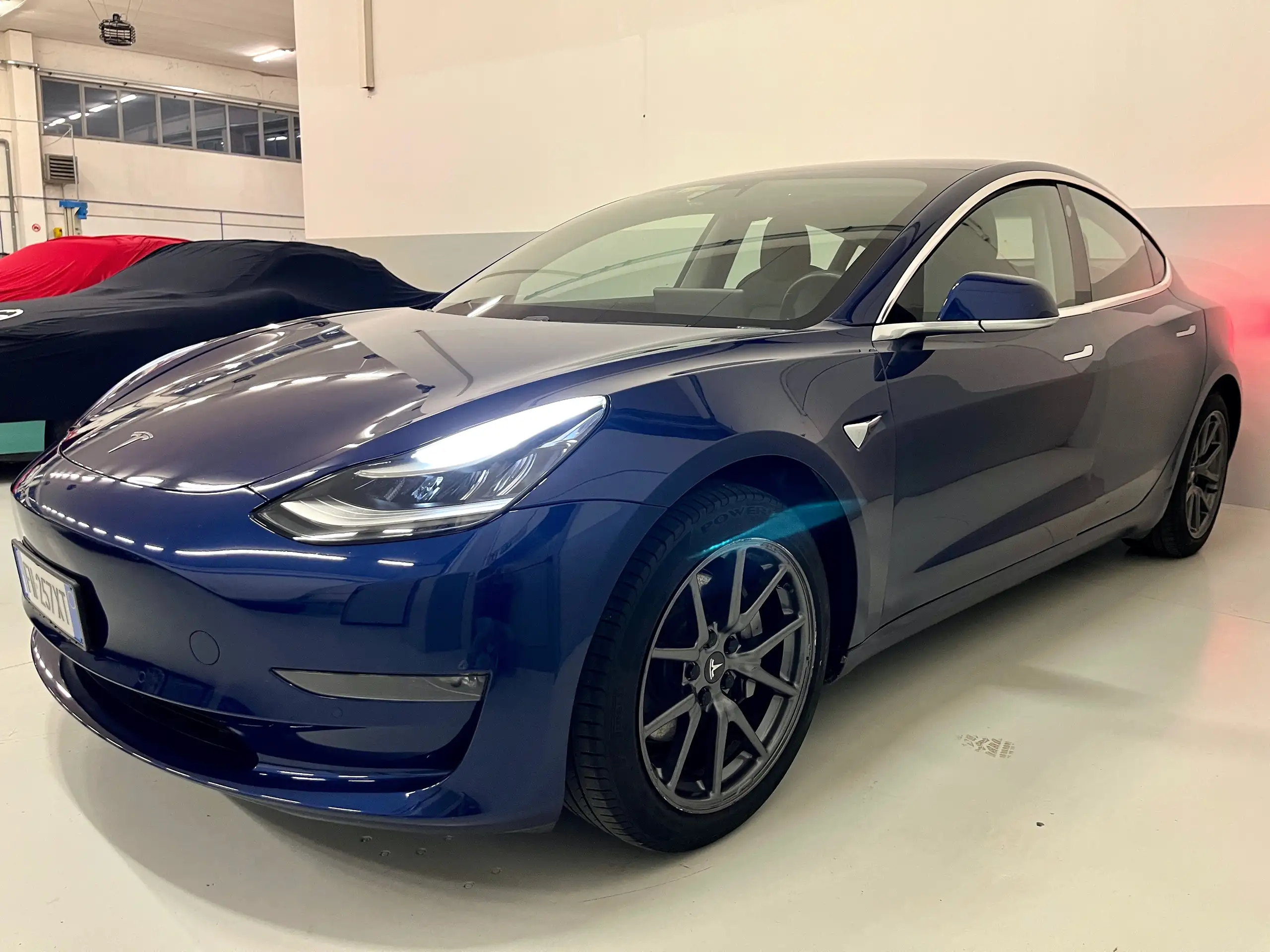 Tesla - Model 3