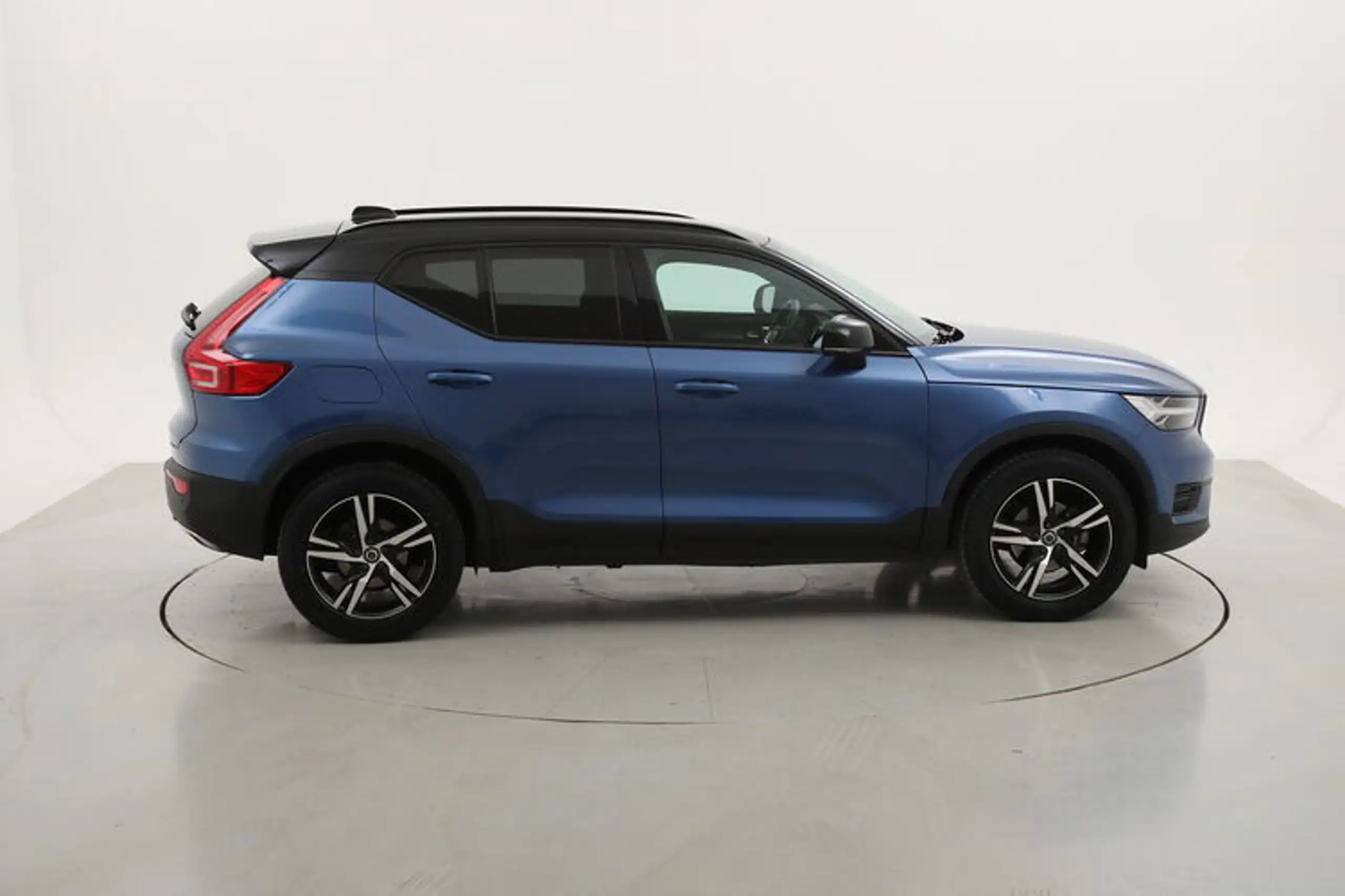 Volvo - XC40