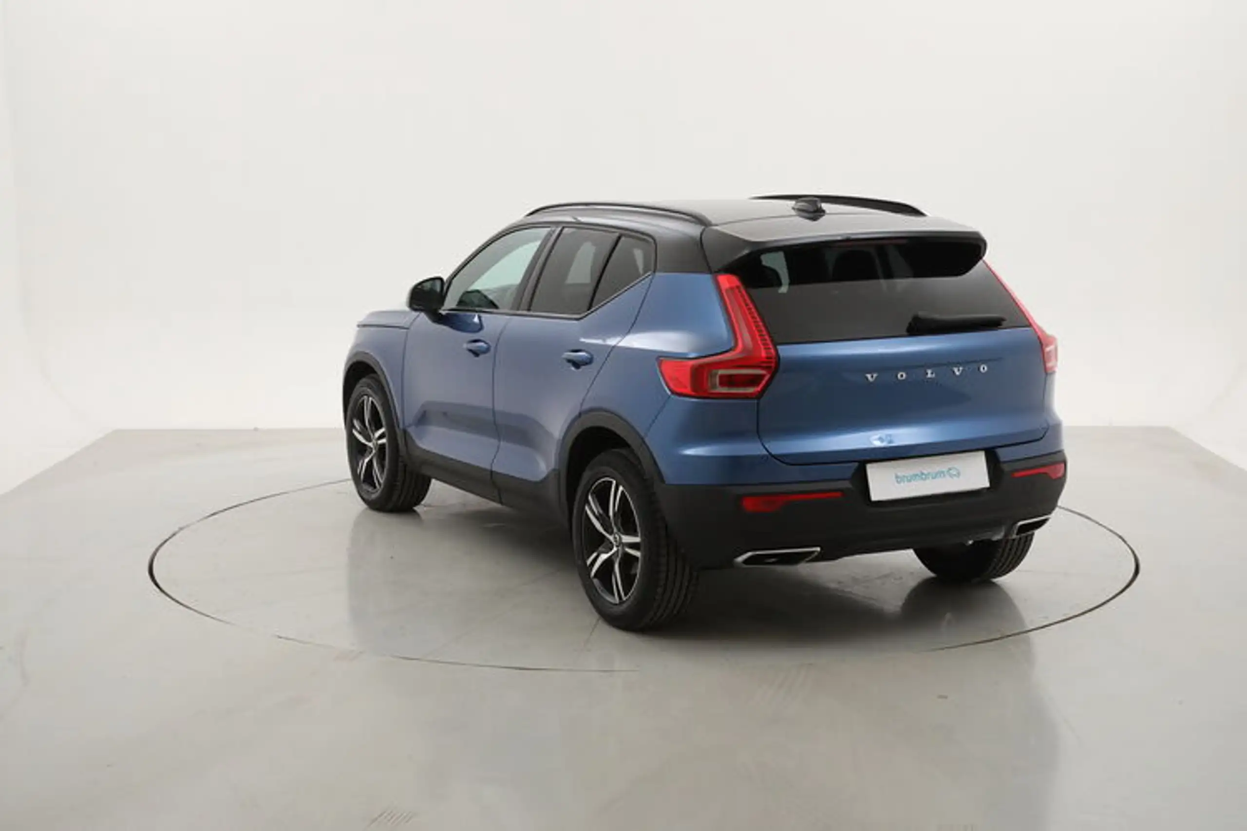 Volvo - XC40