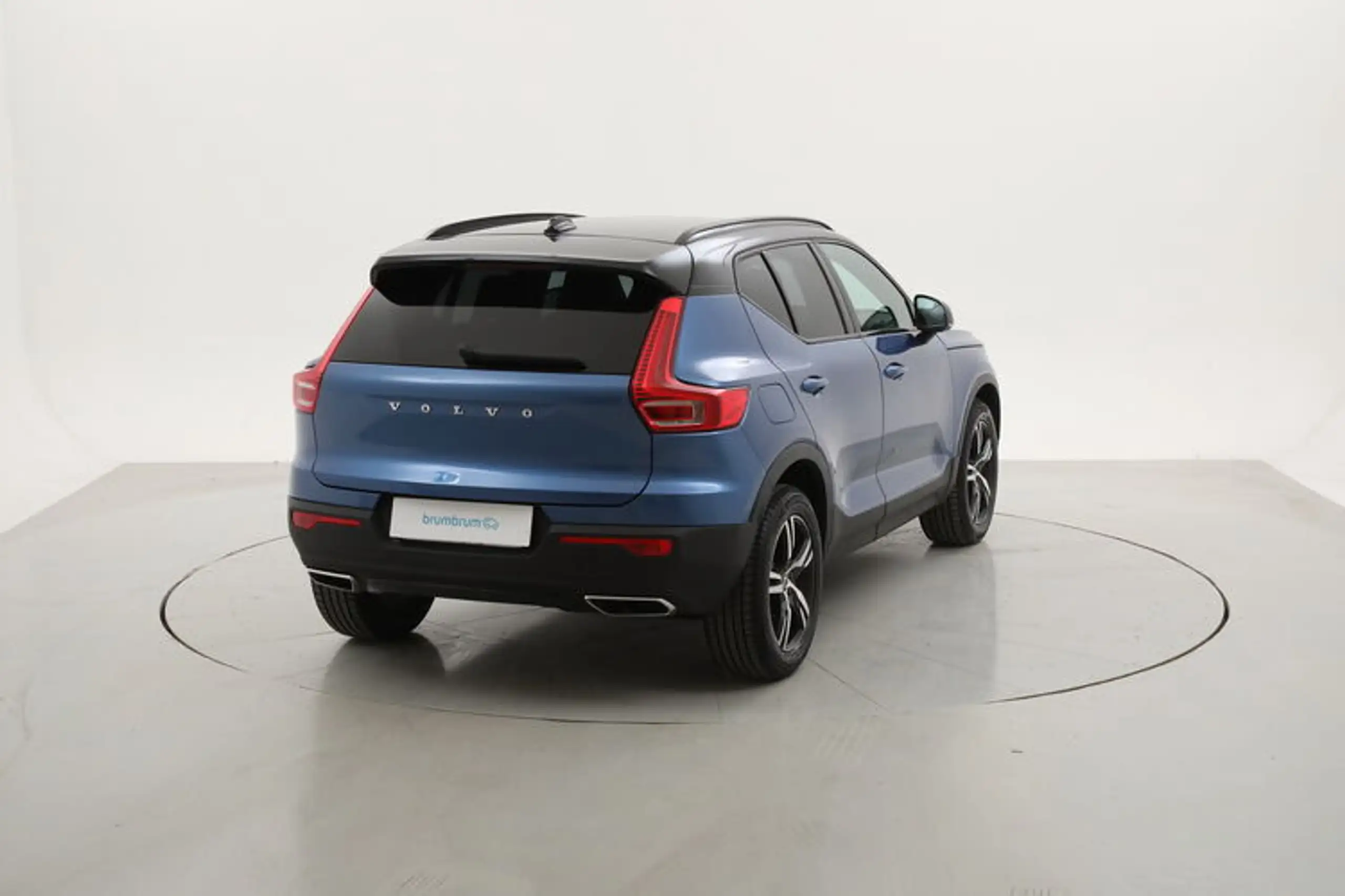 Volvo - XC40