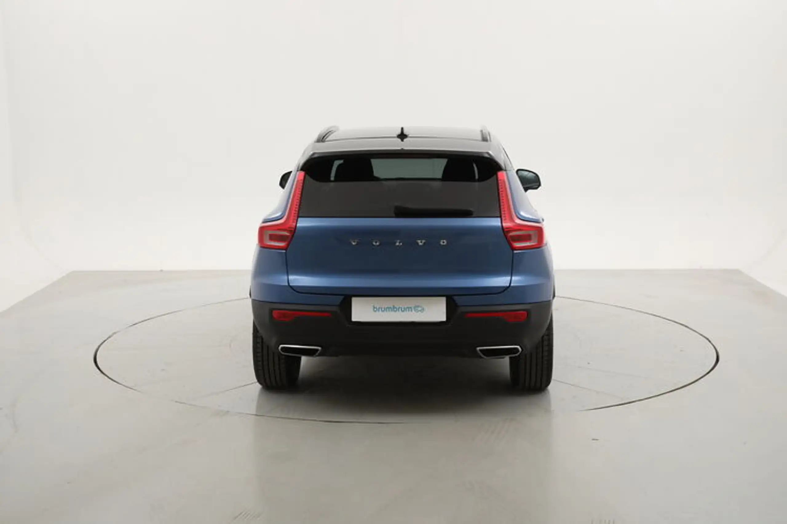 Volvo - XC40