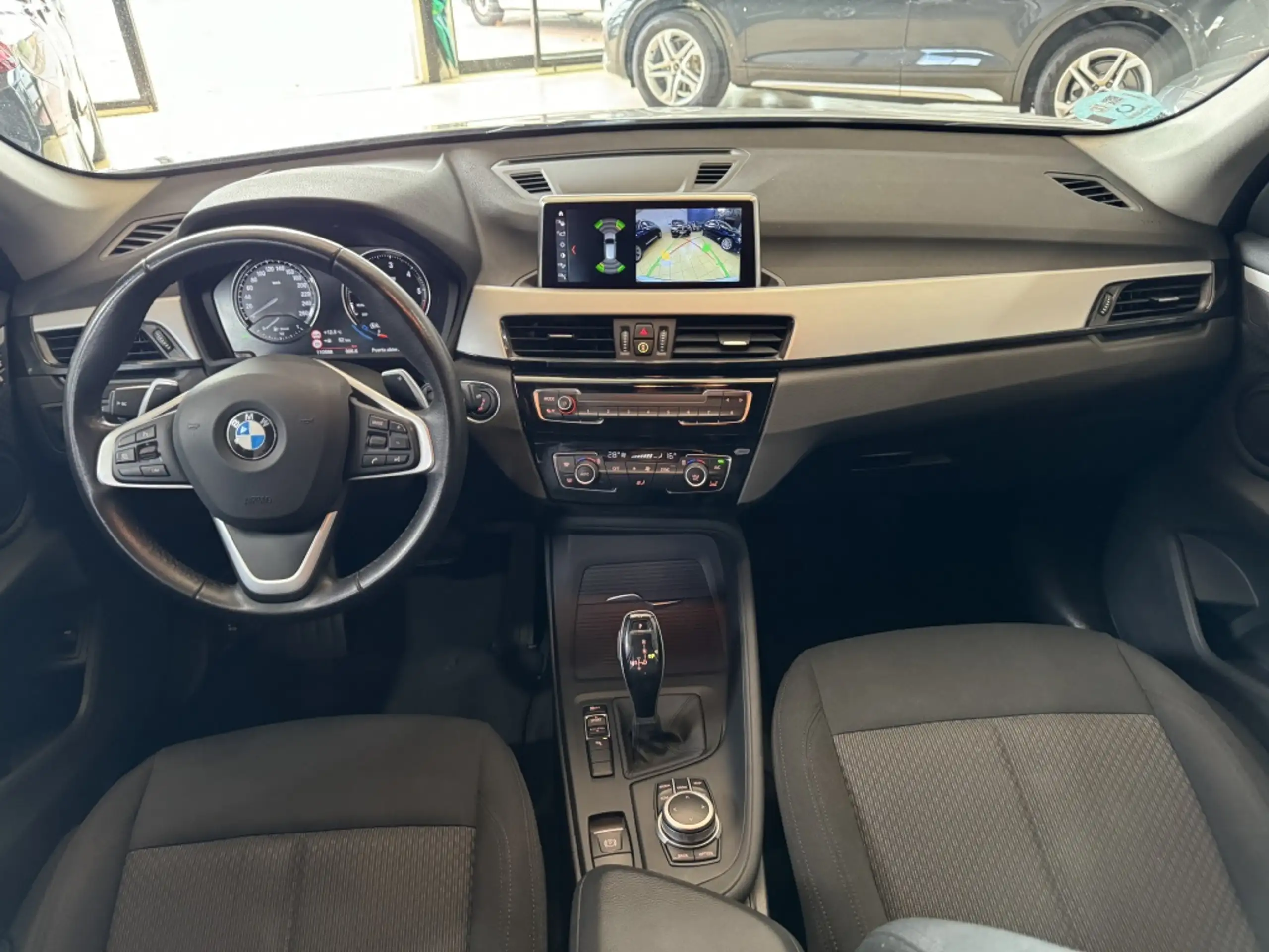 BMW - X1