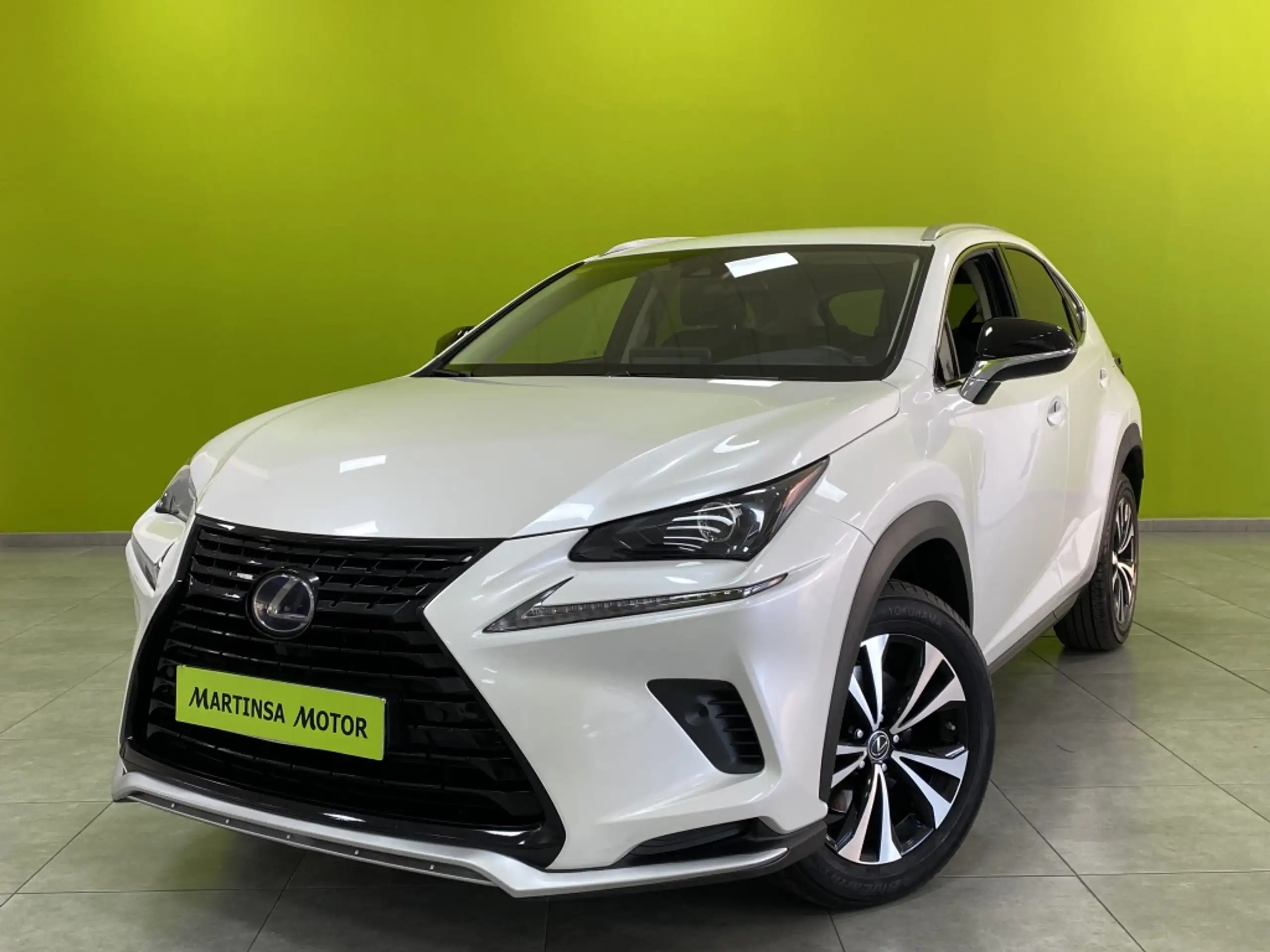 Lexus - NX 300