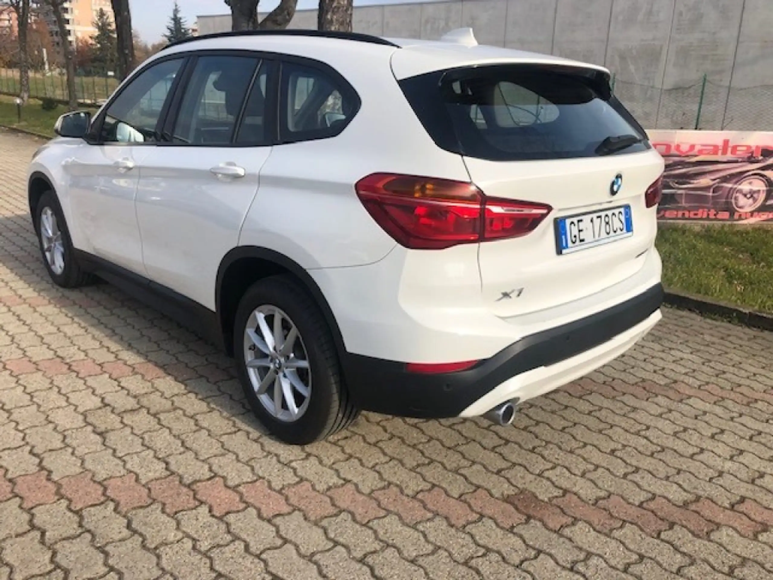 BMW - X1