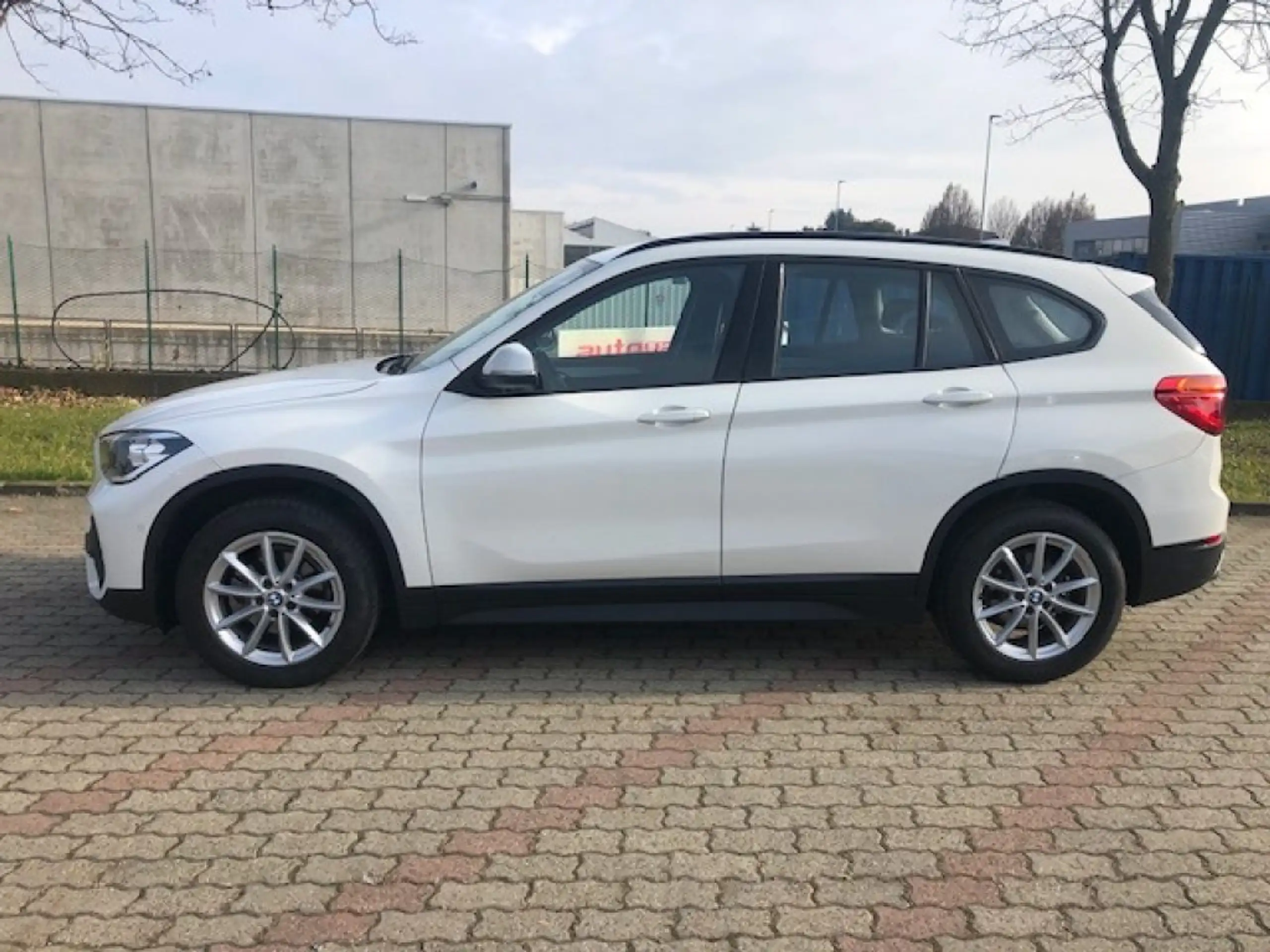 BMW - X1