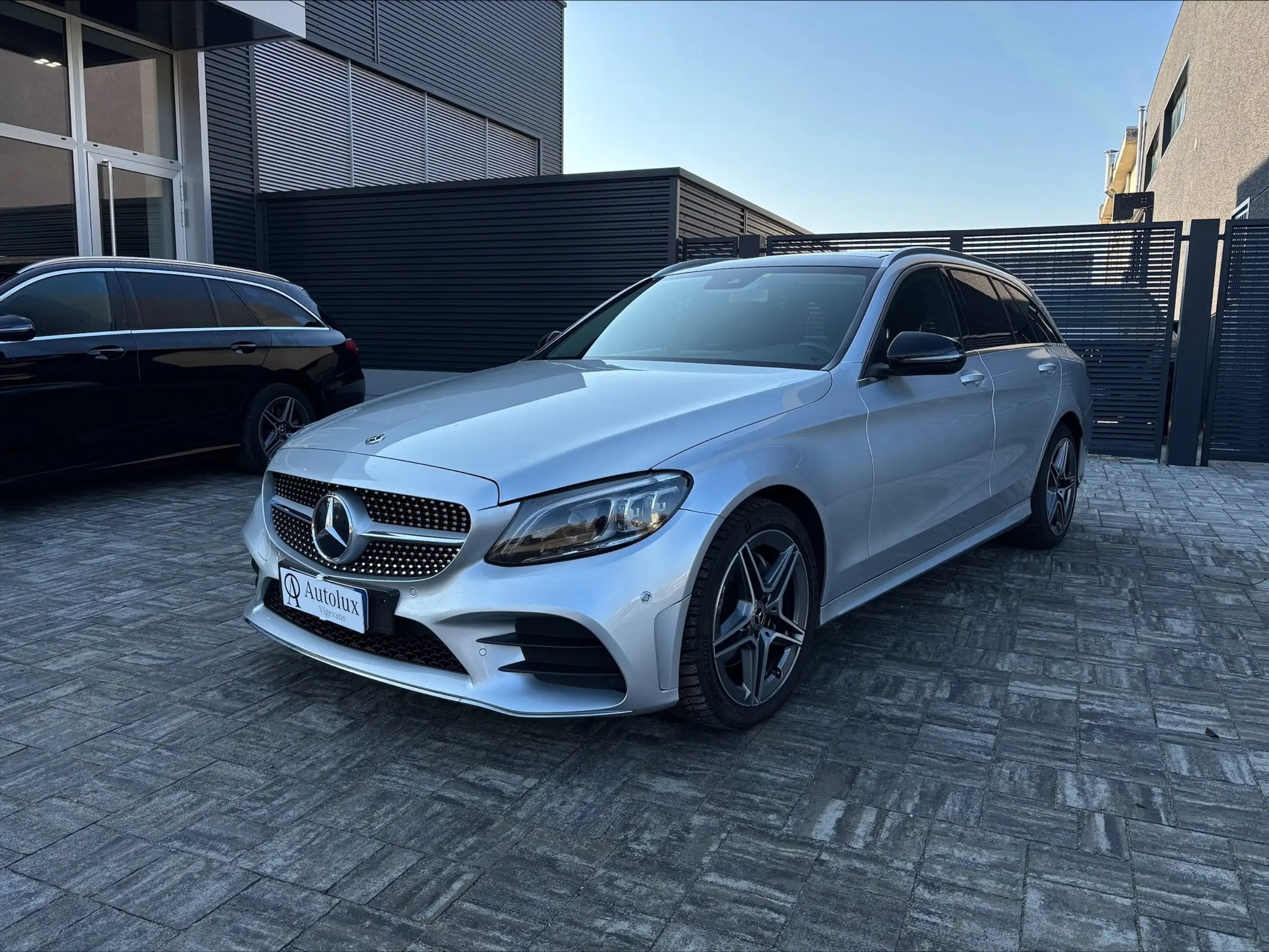 Mercedes-Benz - C 220