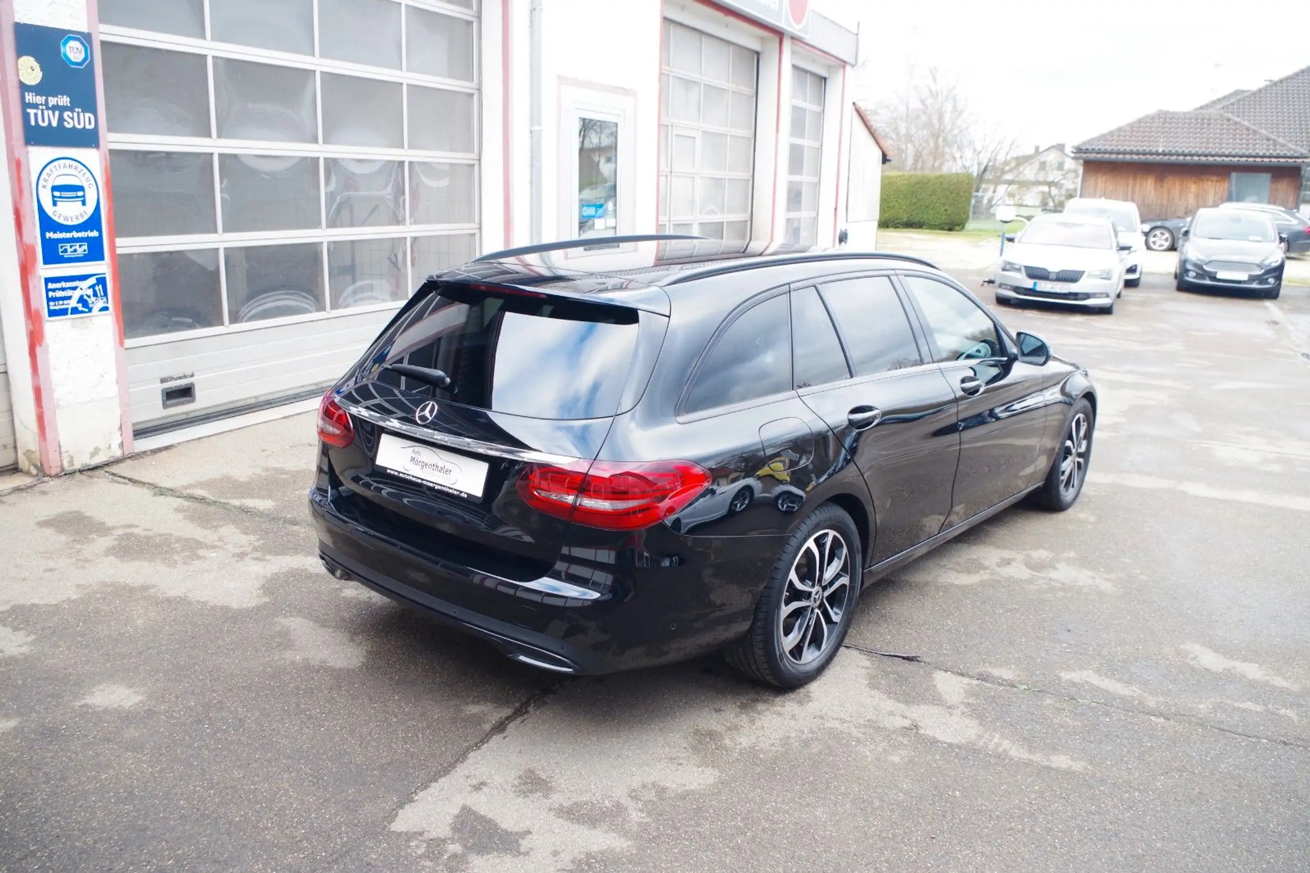 Mercedes-Benz - C 220