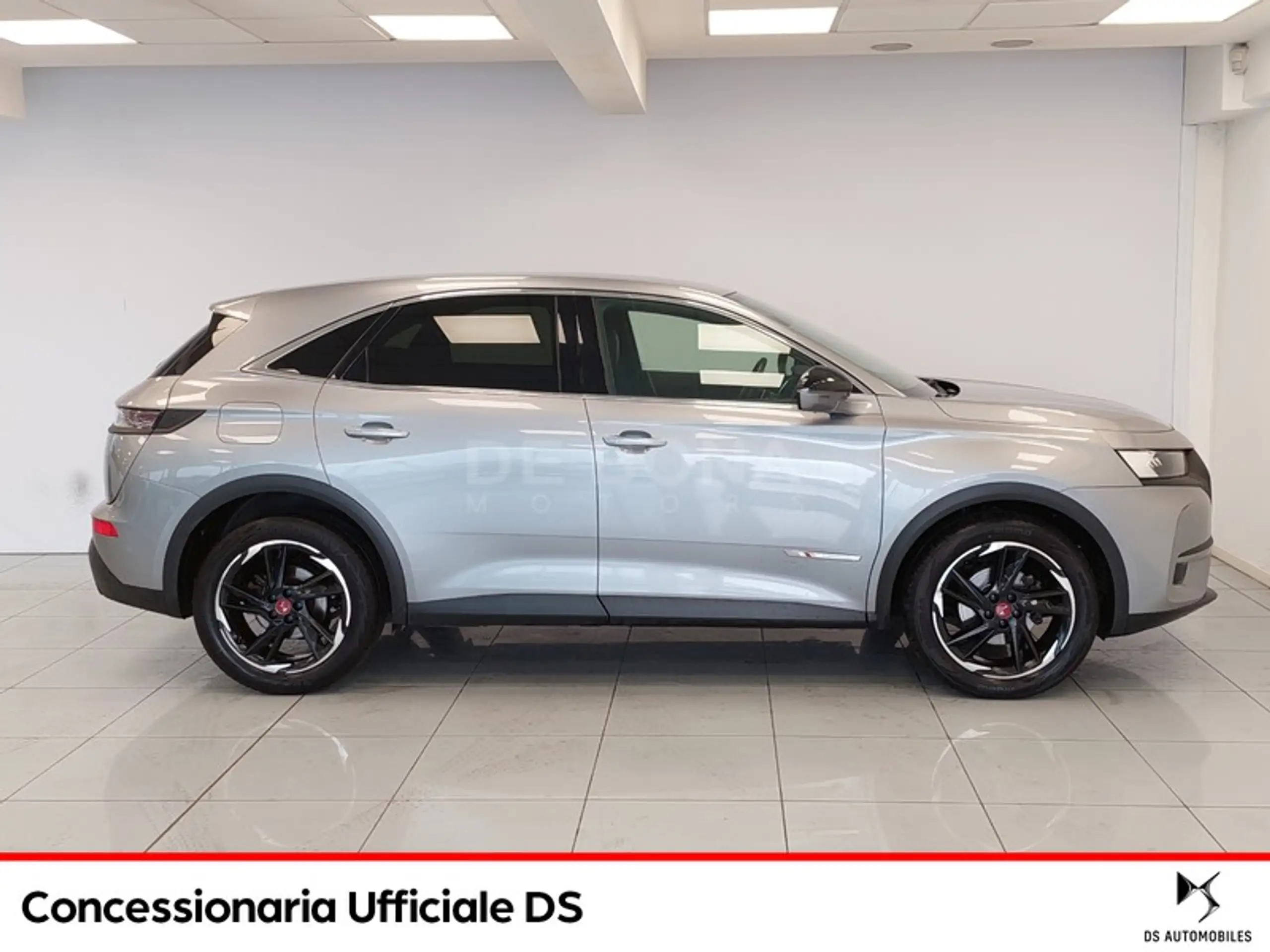 DS Automobiles - DS 7 Crossback