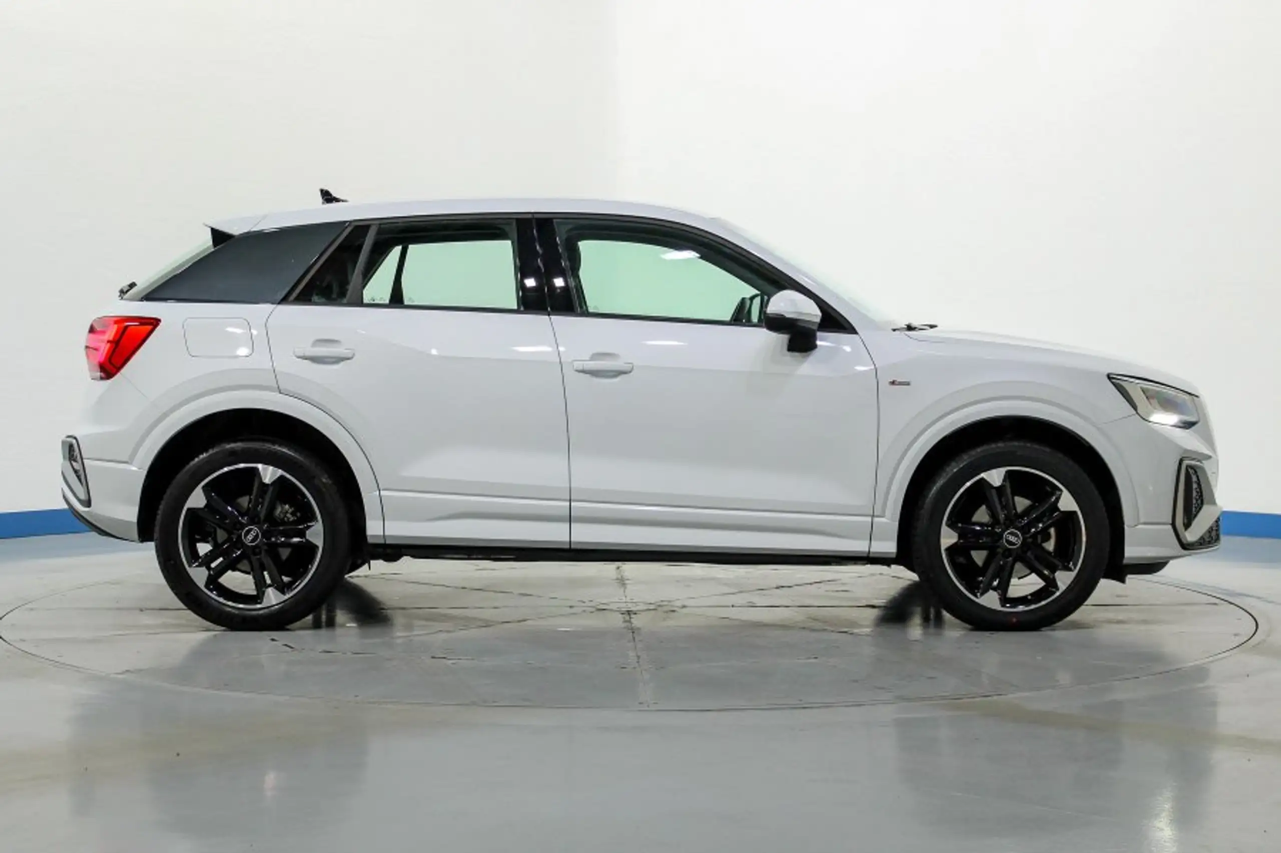 Audi - Q2