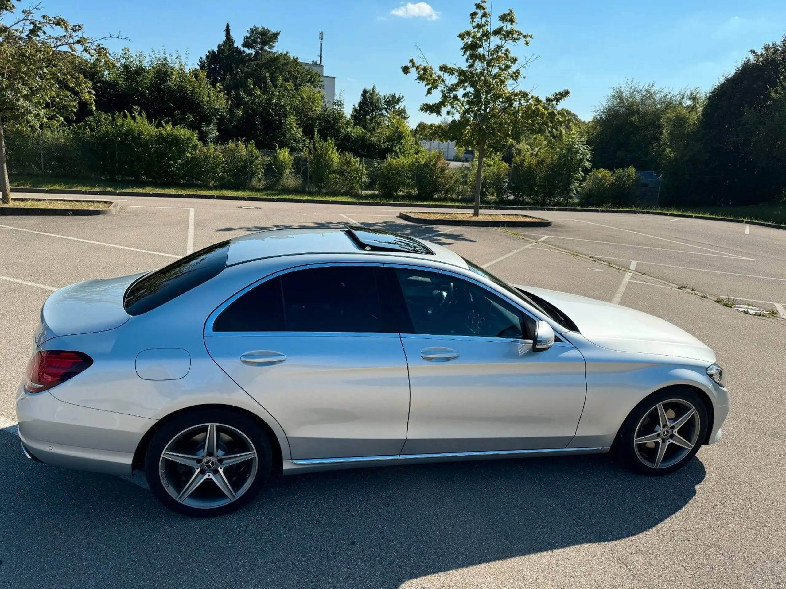 Mercedes-Benz - C 220