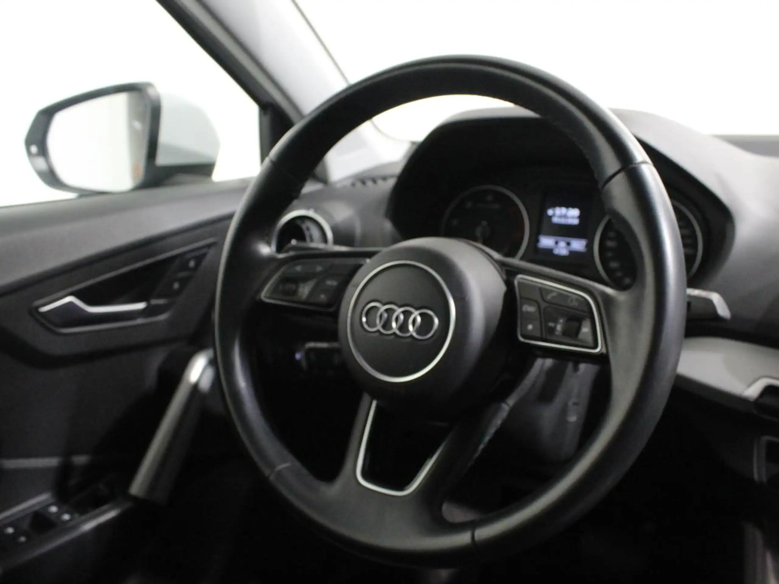 Audi - Q2