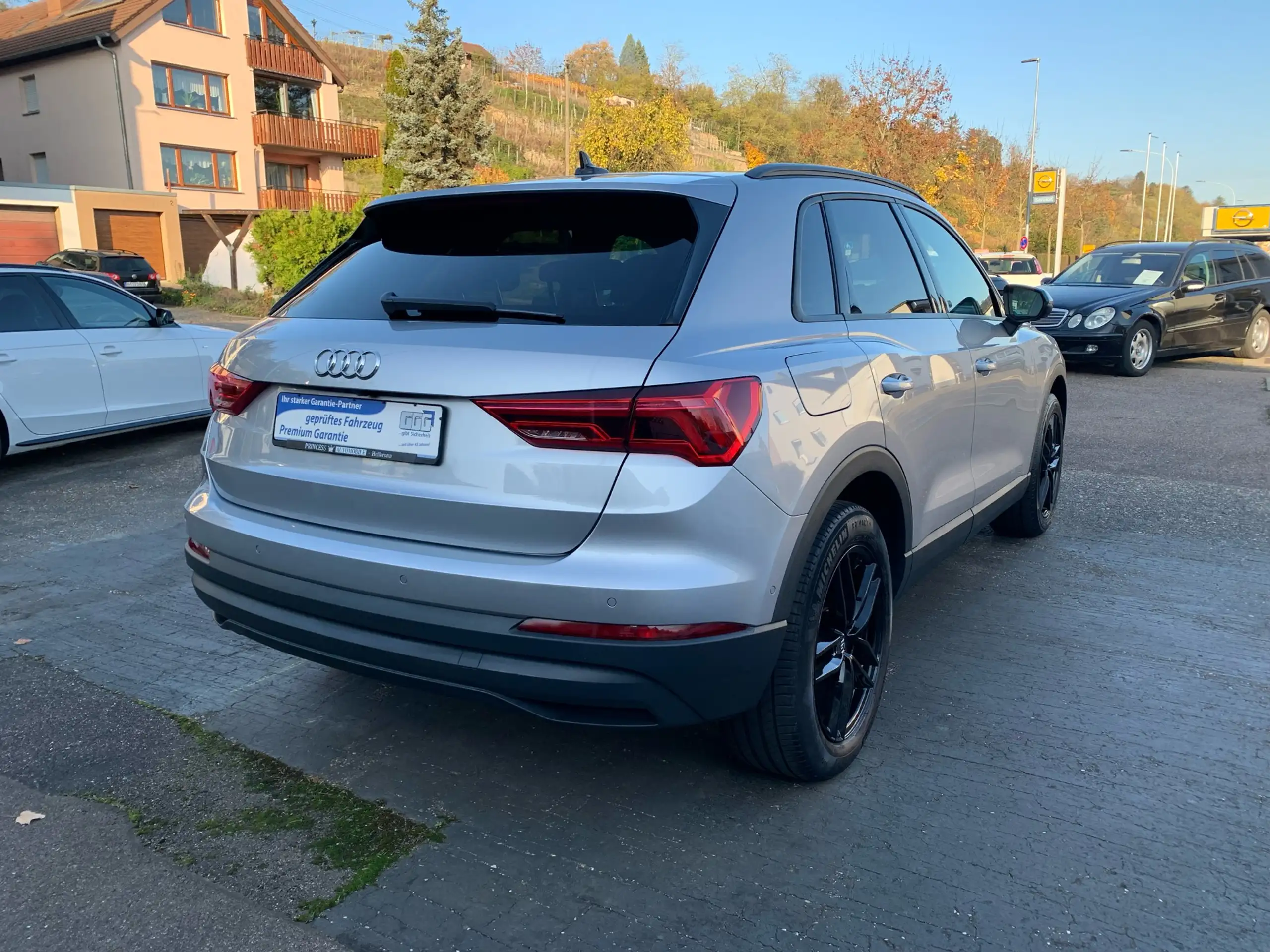 Audi - Q3