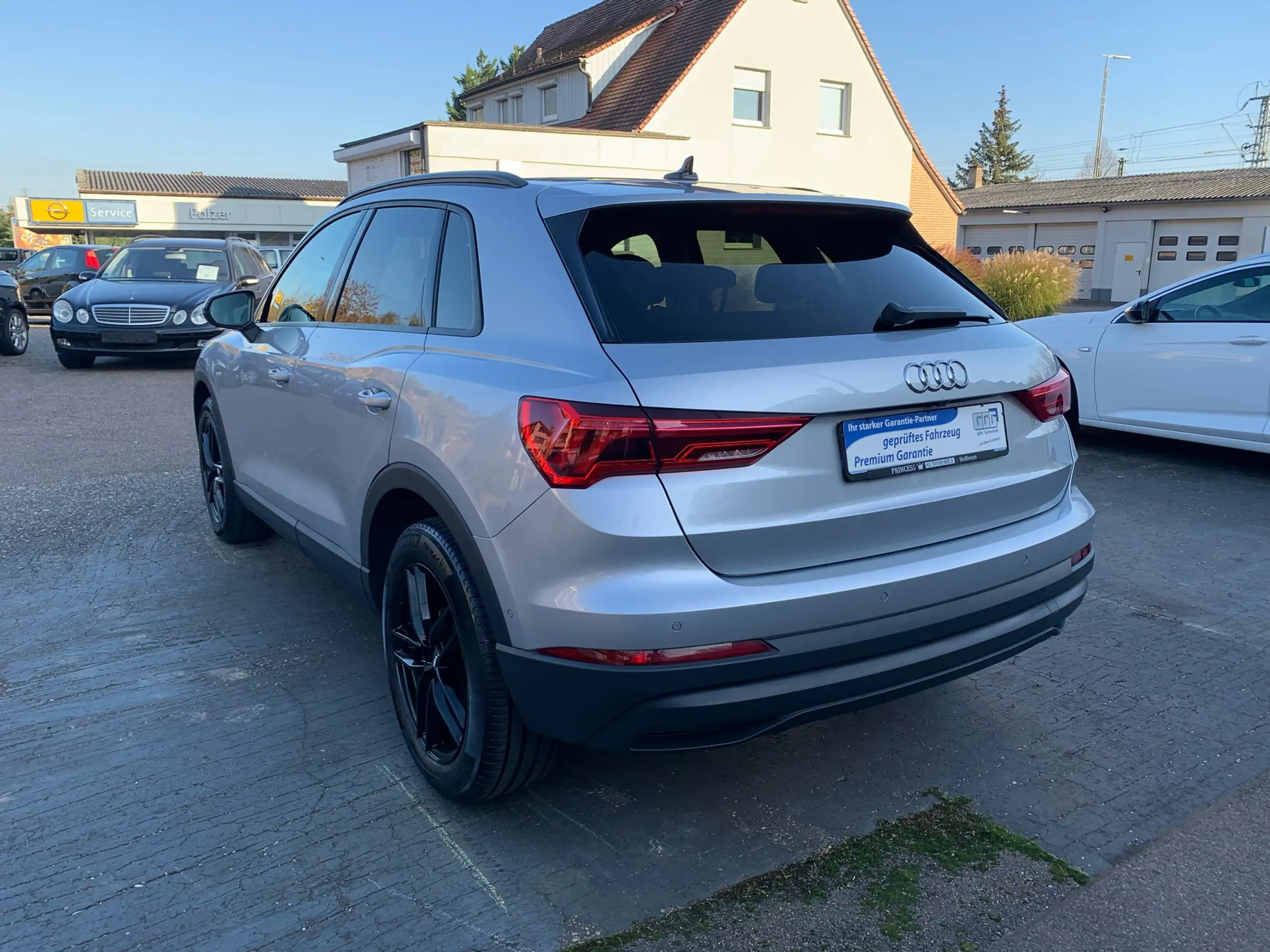 Audi - Q3