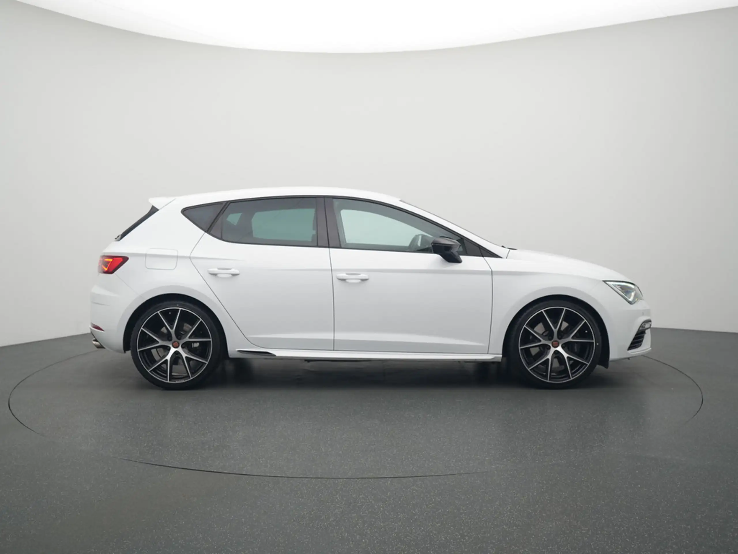 SEAT - Leon