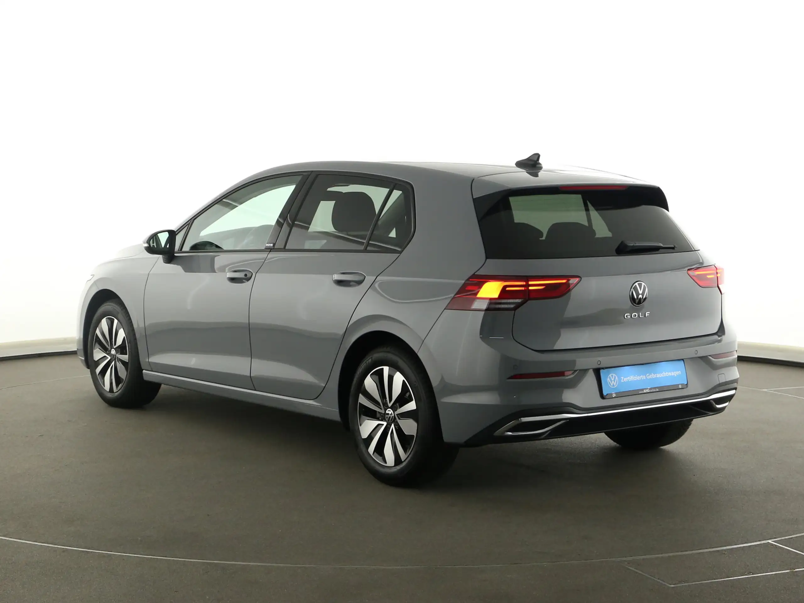 Volkswagen - Golf