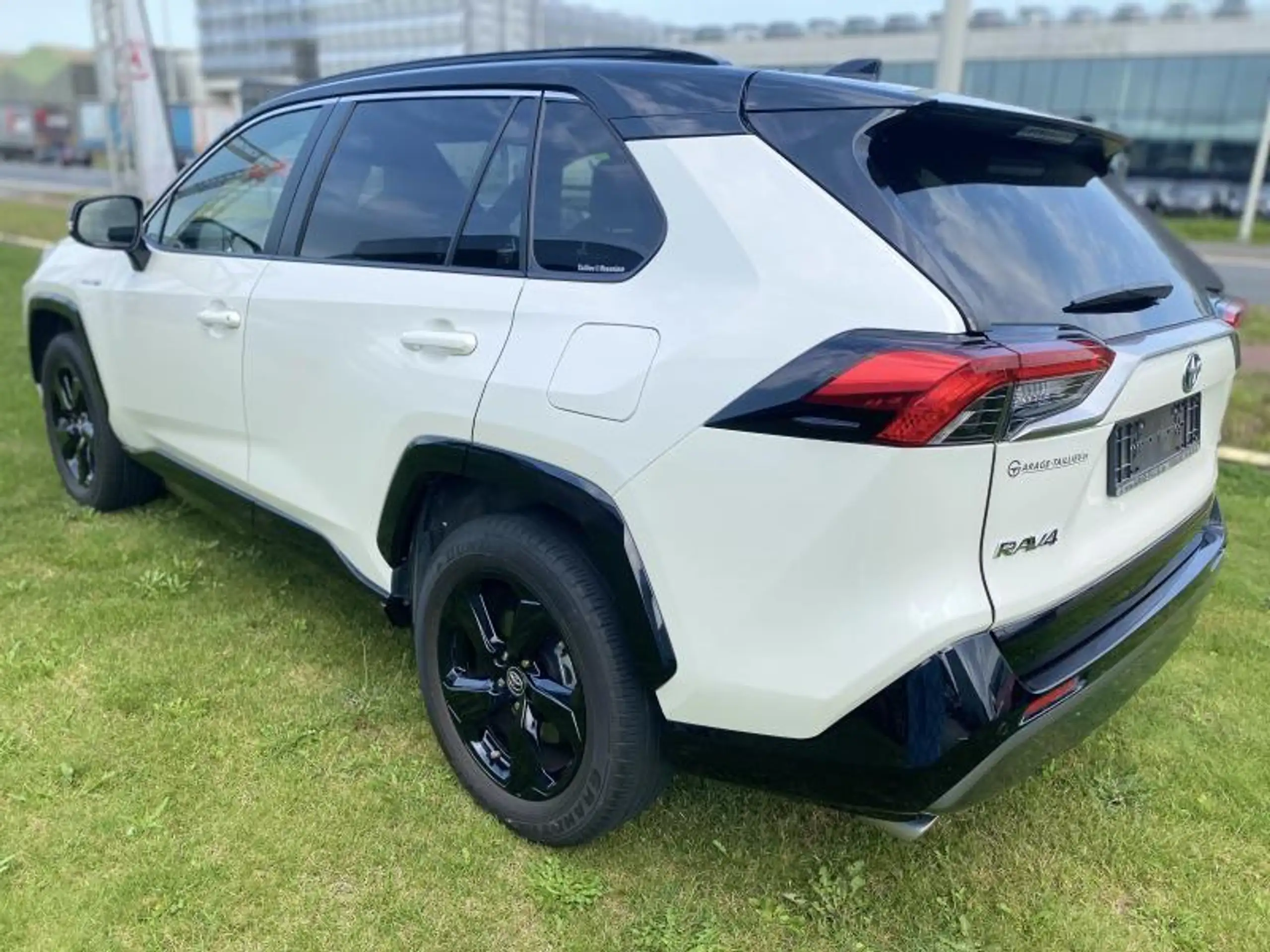 Toyota - RAV 4