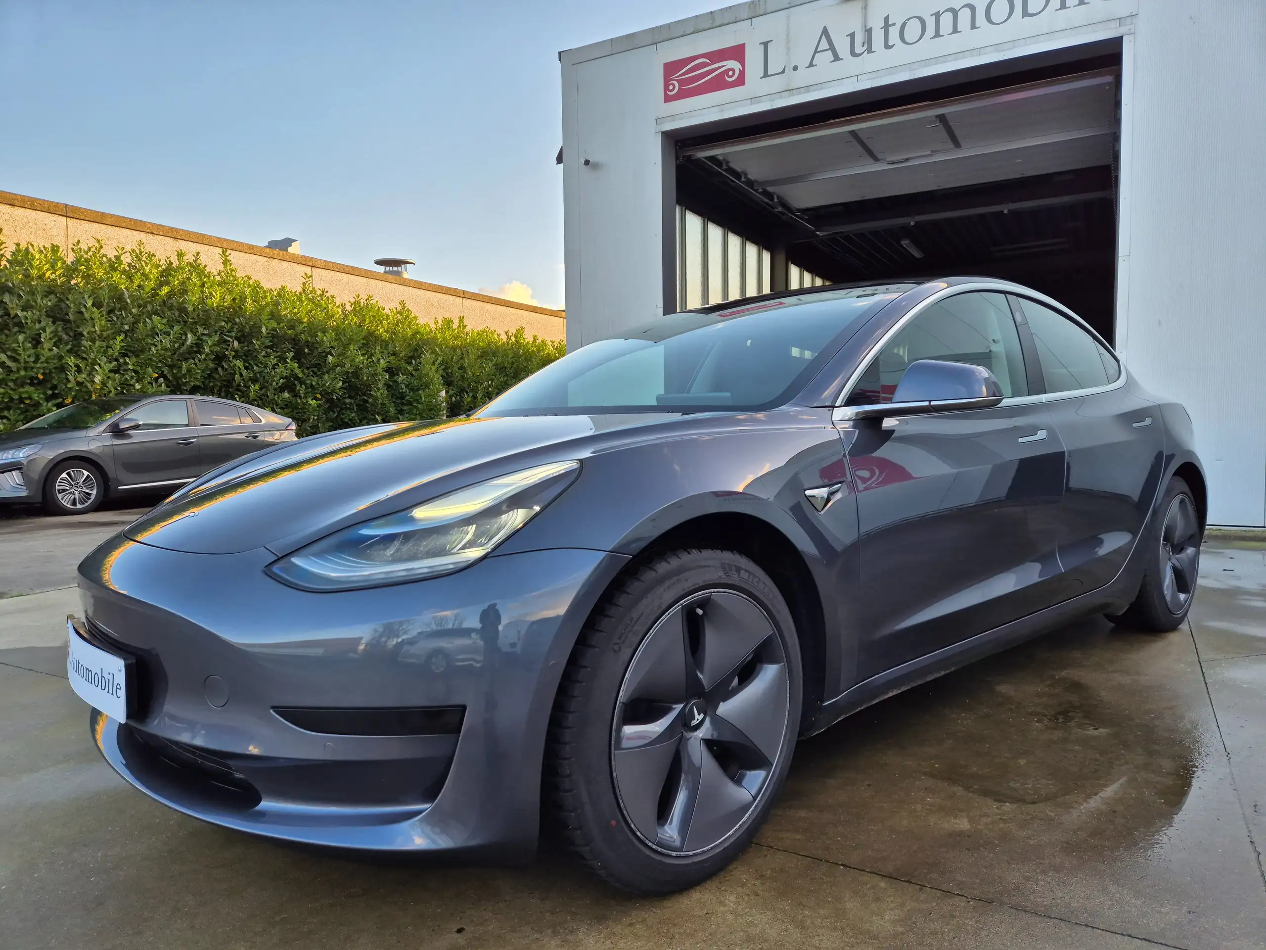 Tesla - Model 3