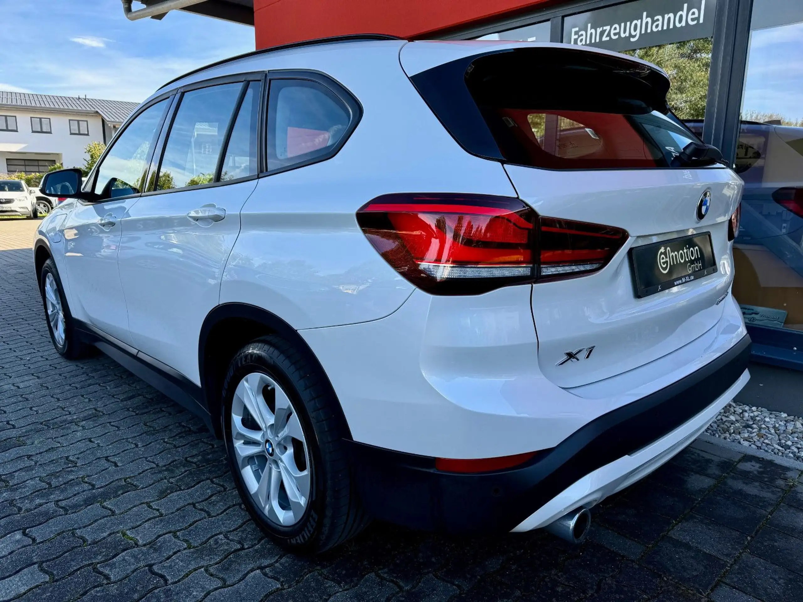 BMW - X1