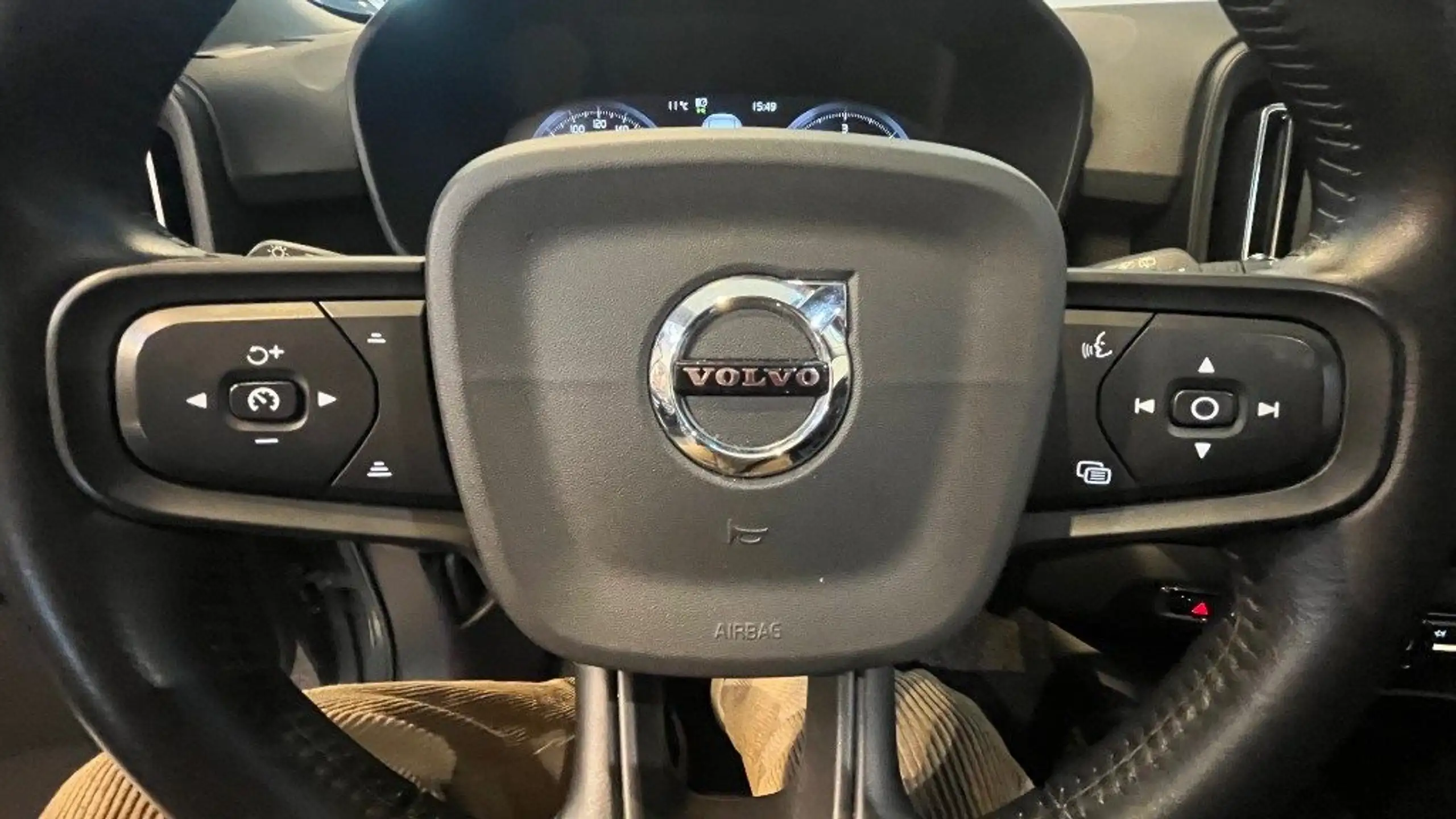 Volvo - XC40