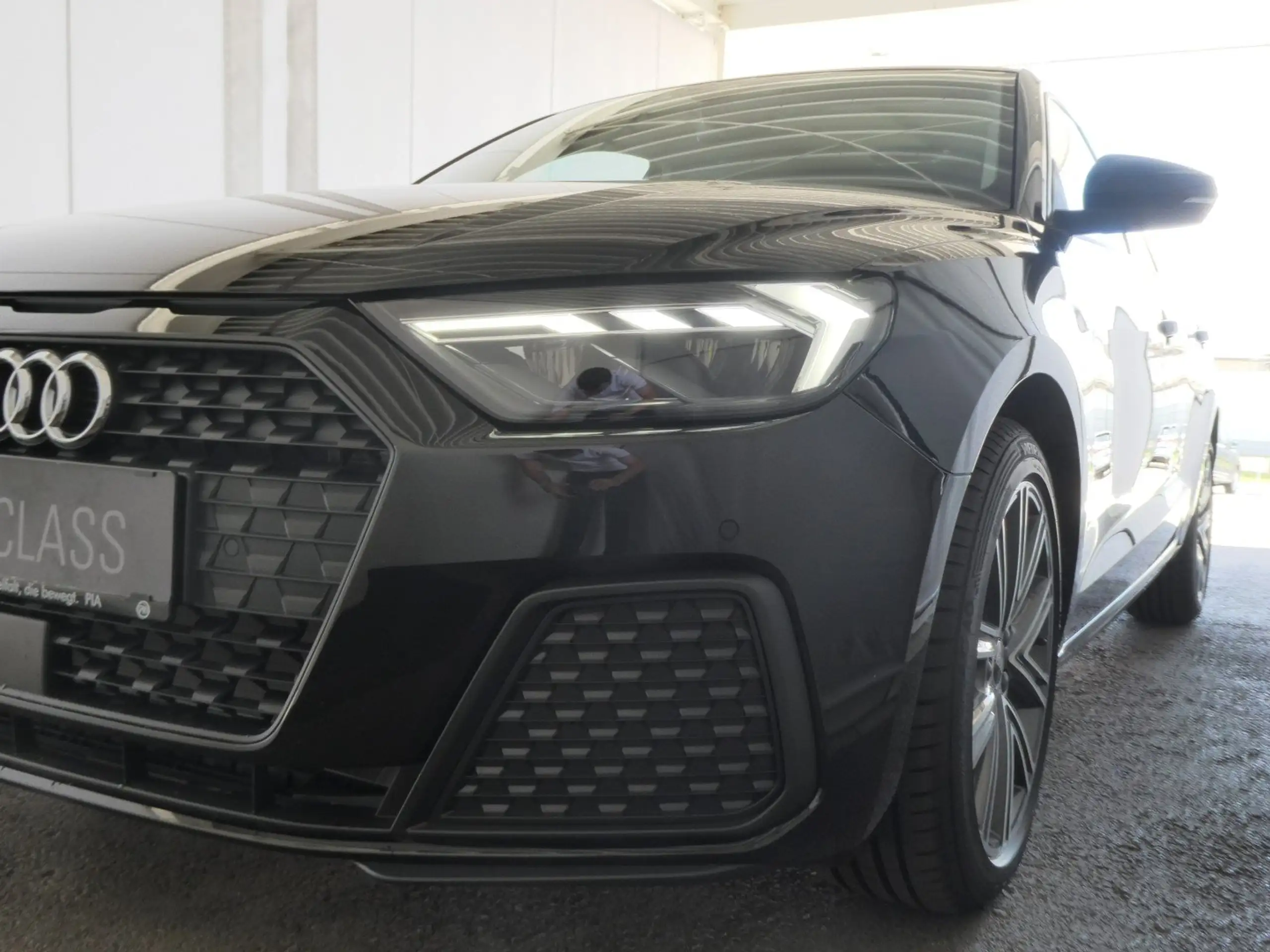 Audi - A1