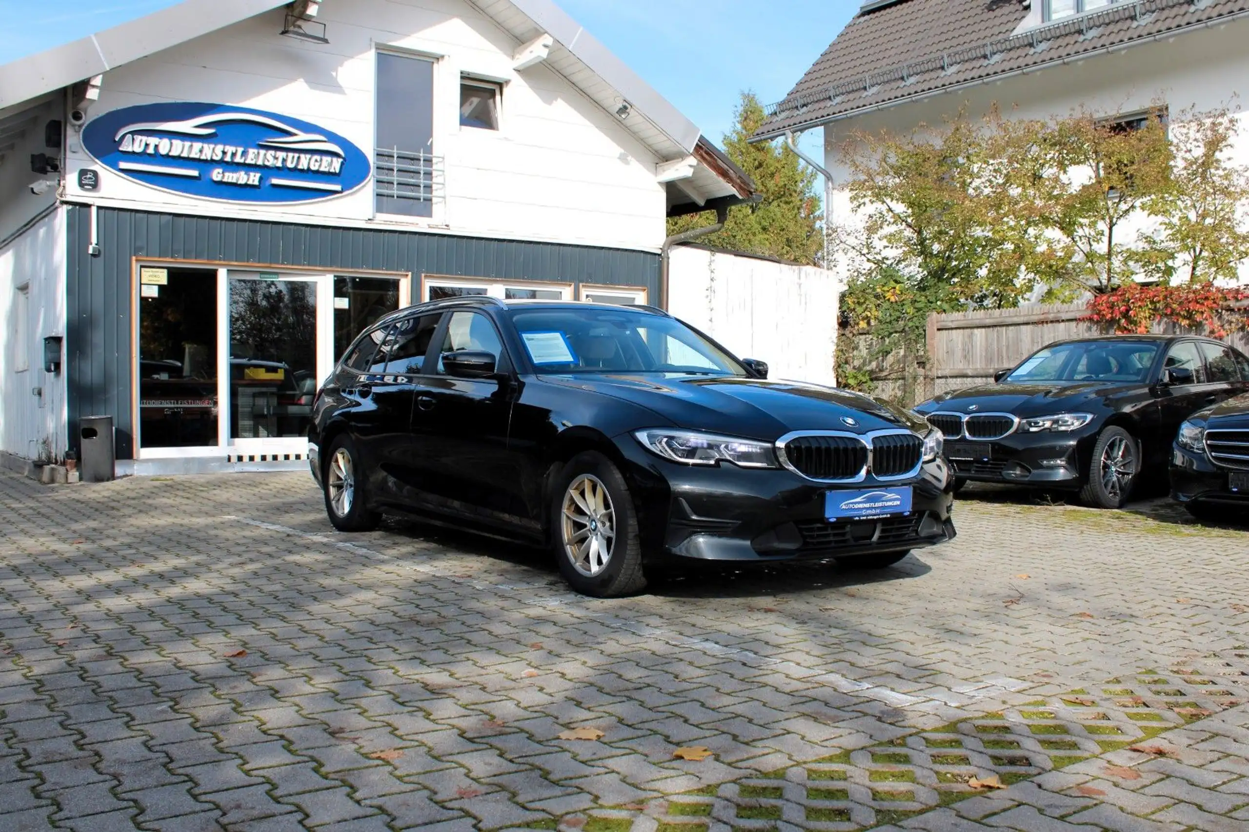 BMW - 320