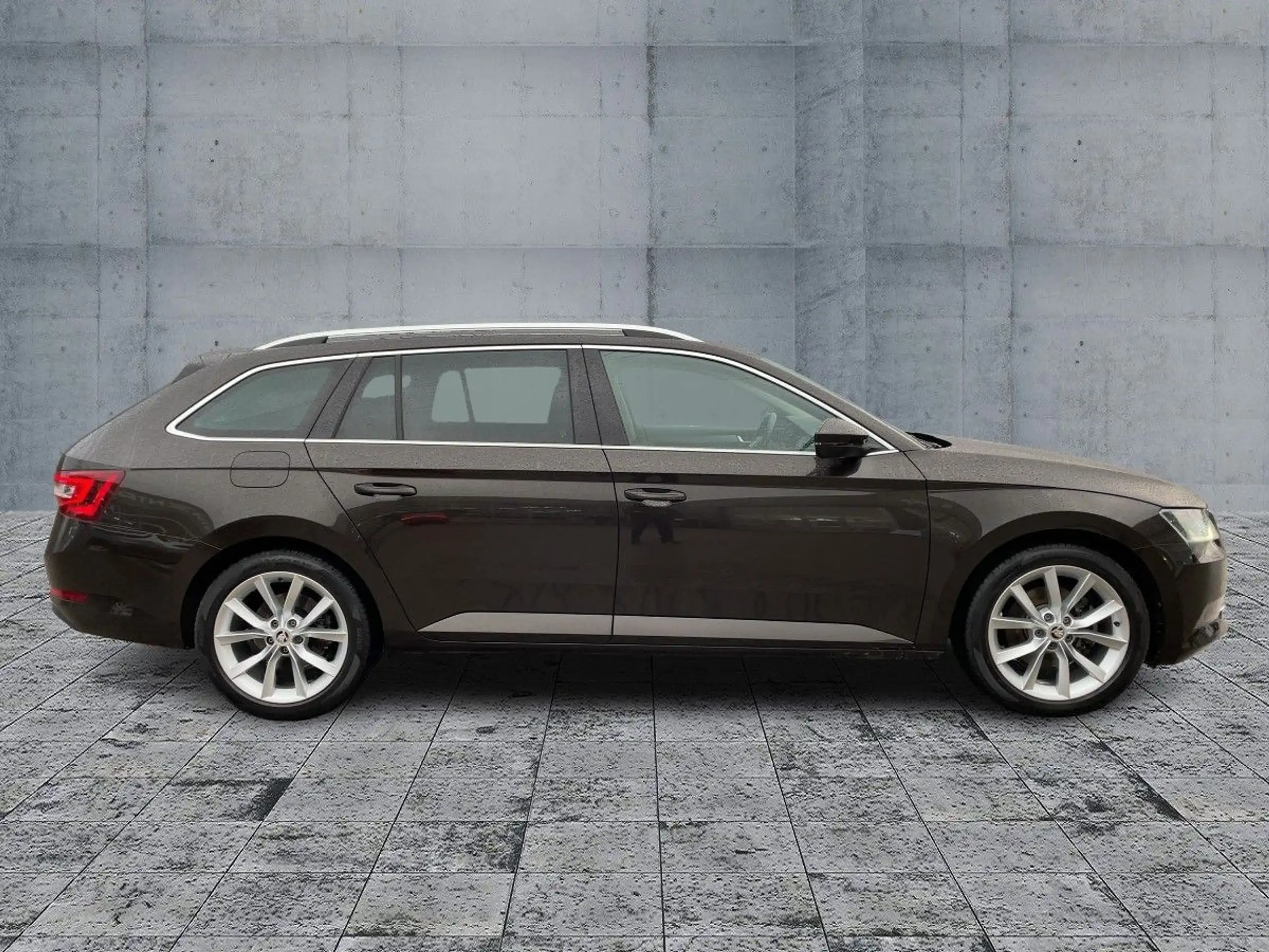 Skoda - Superb