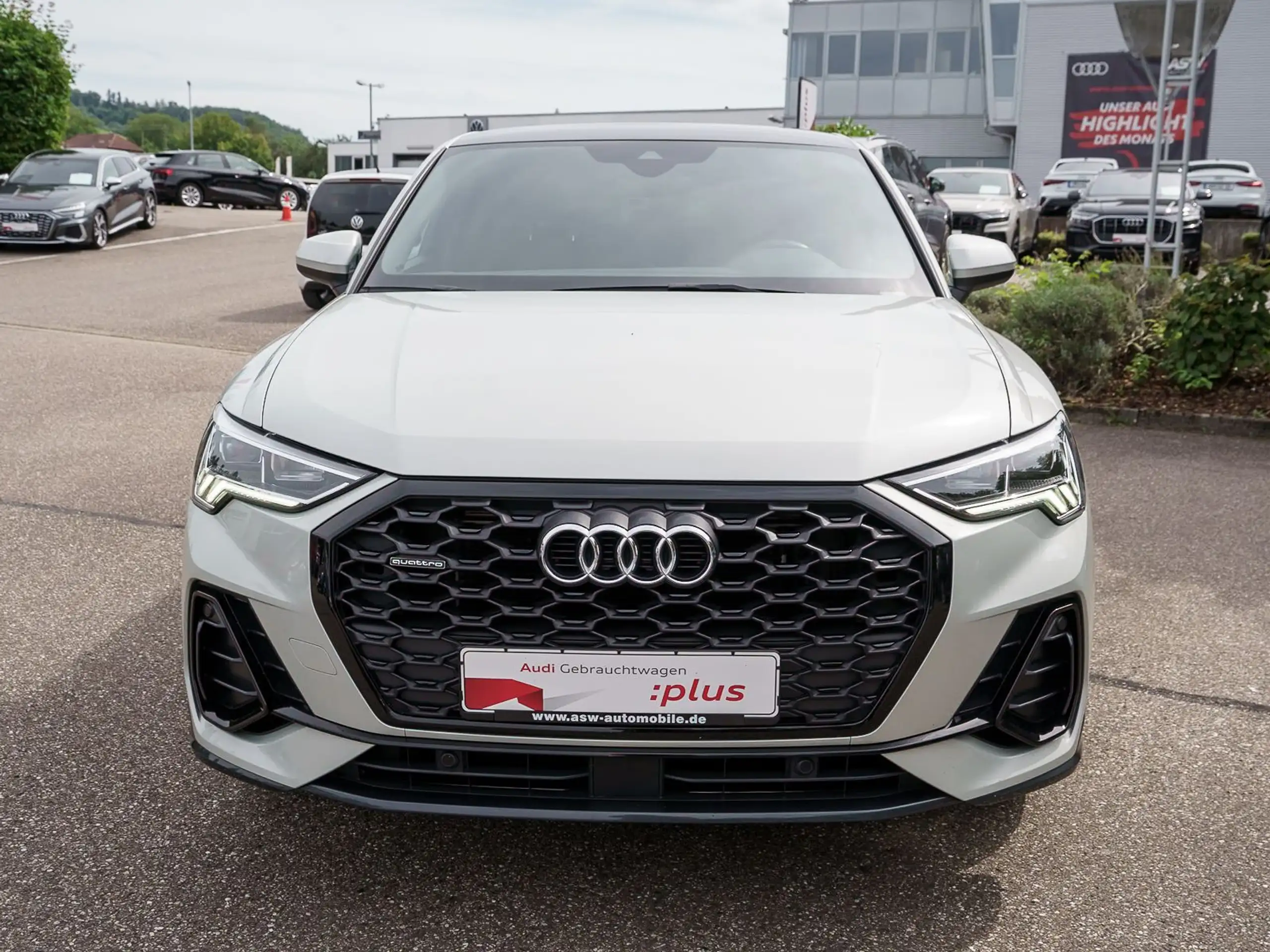 Audi - Q3