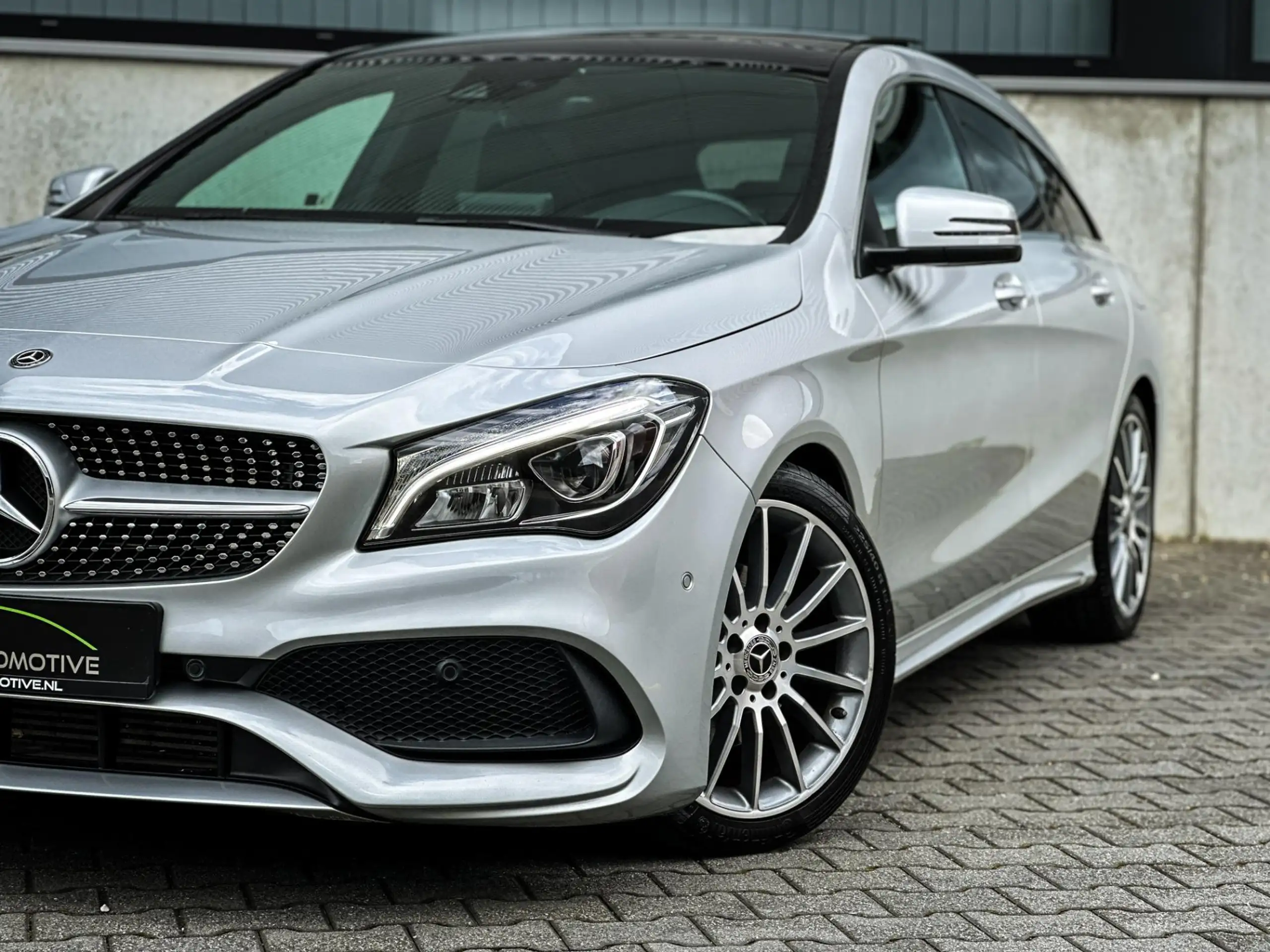 Mercedes-Benz - CLA 180