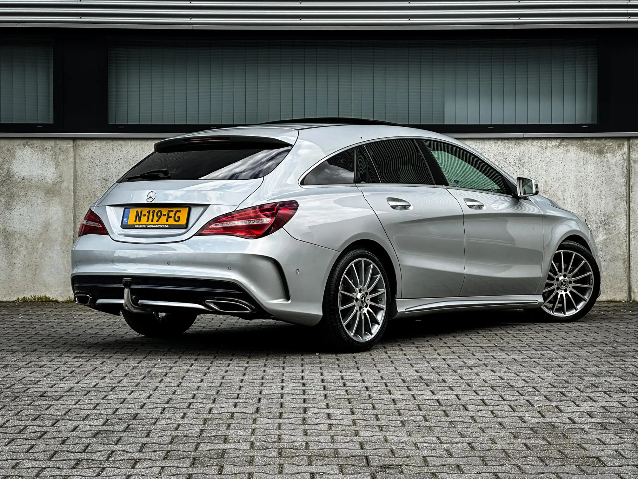 Mercedes-Benz - CLA 180