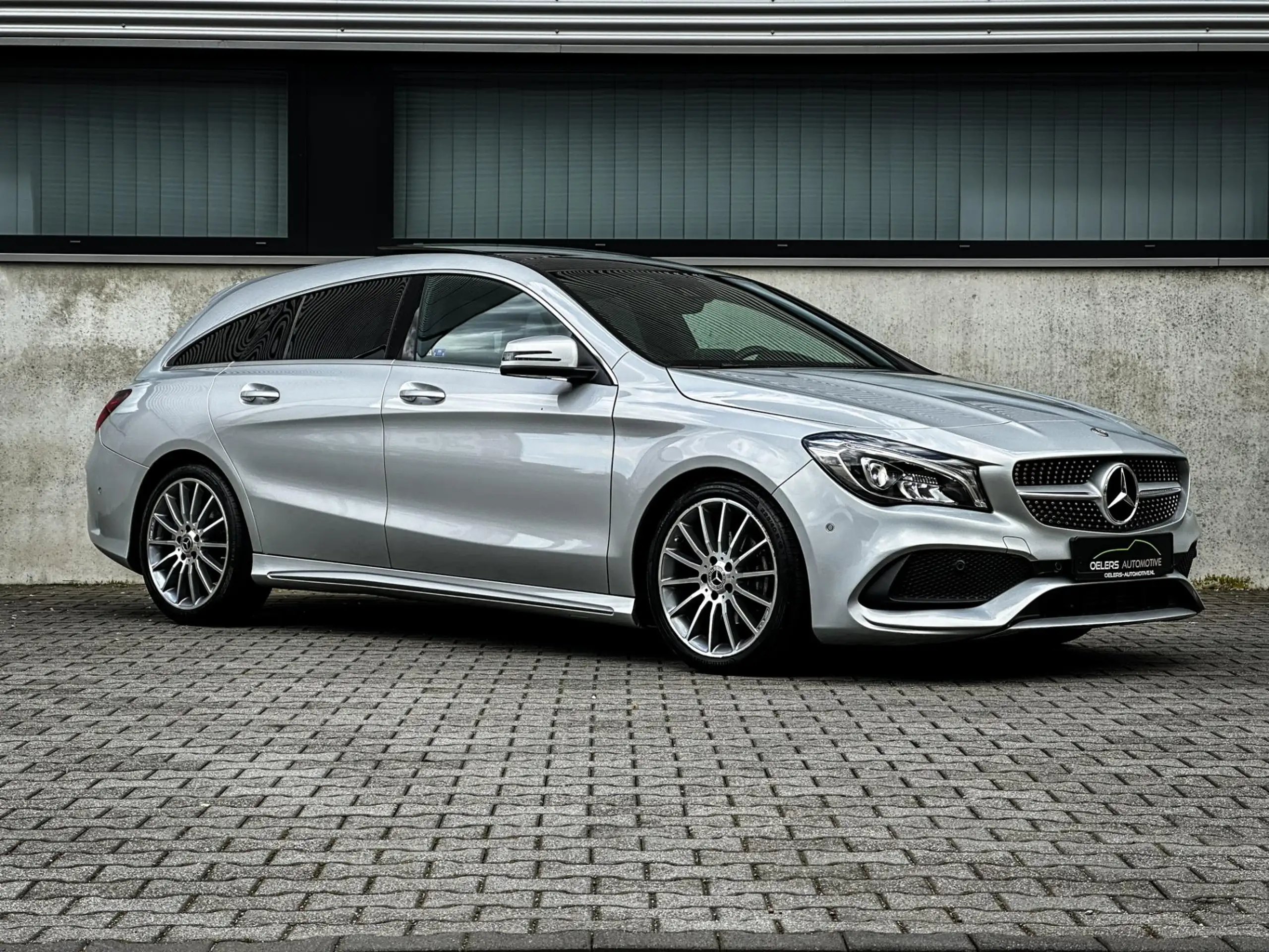 Mercedes-Benz - CLA 180