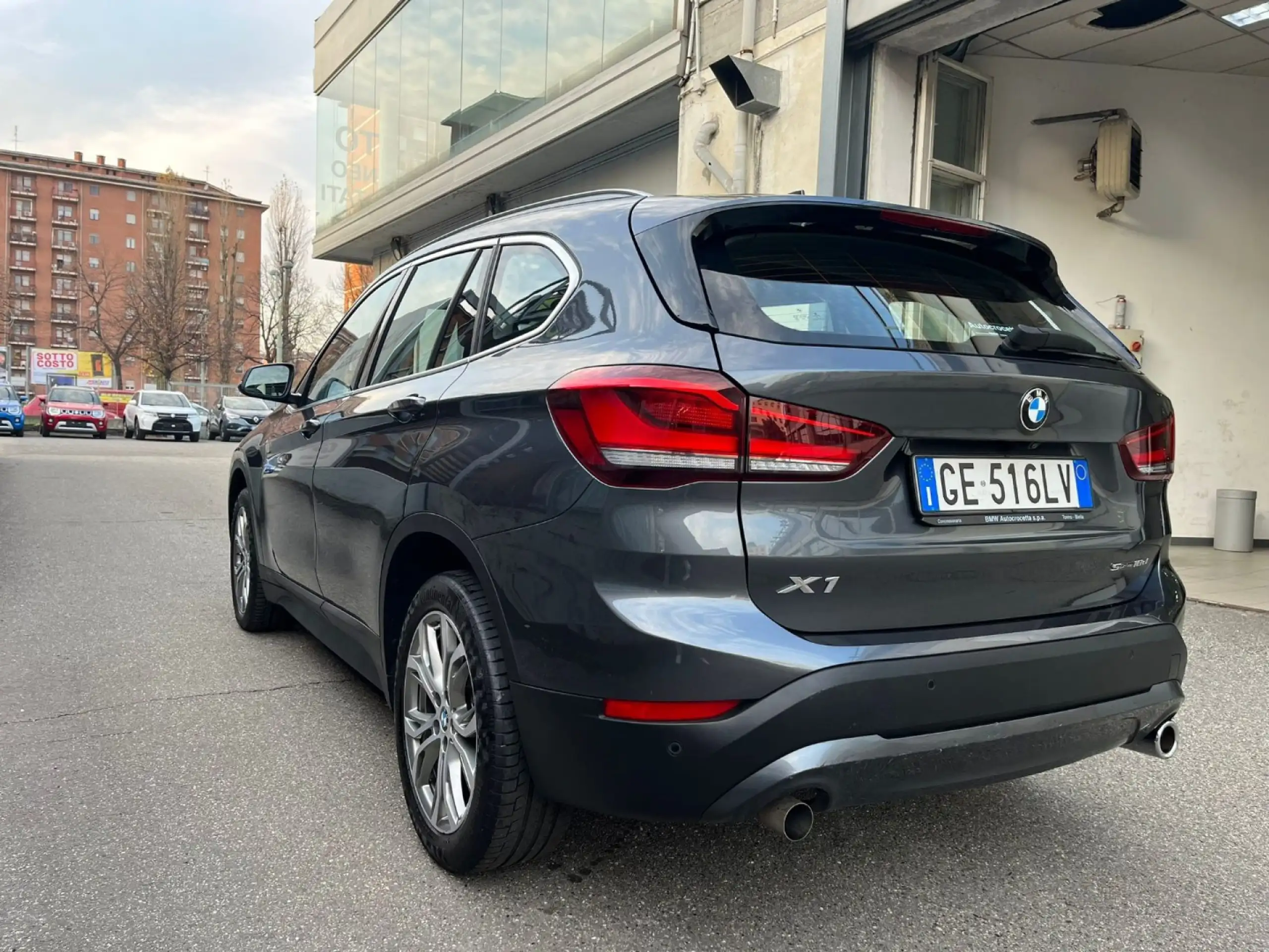 BMW - X1