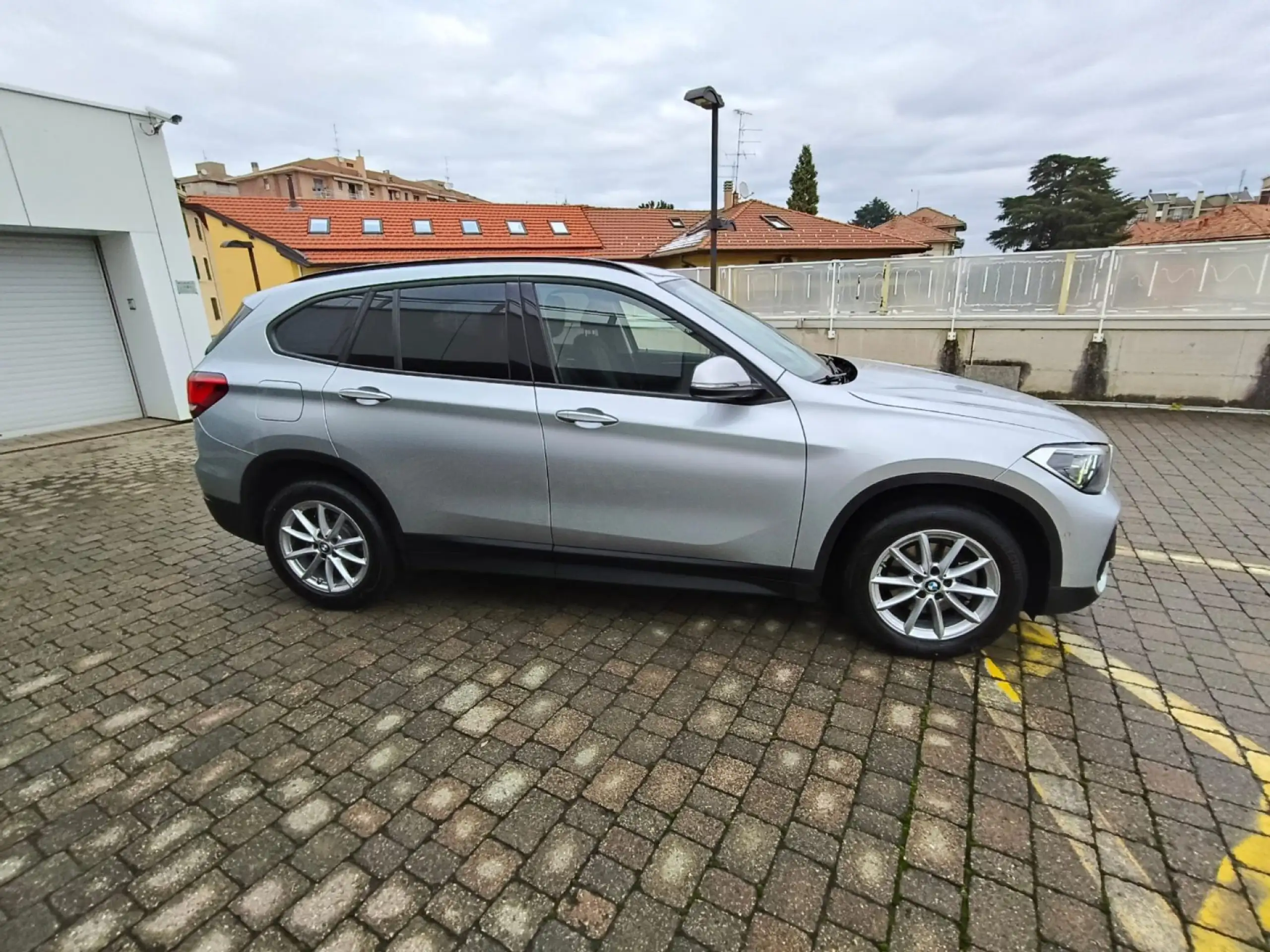 BMW - X1