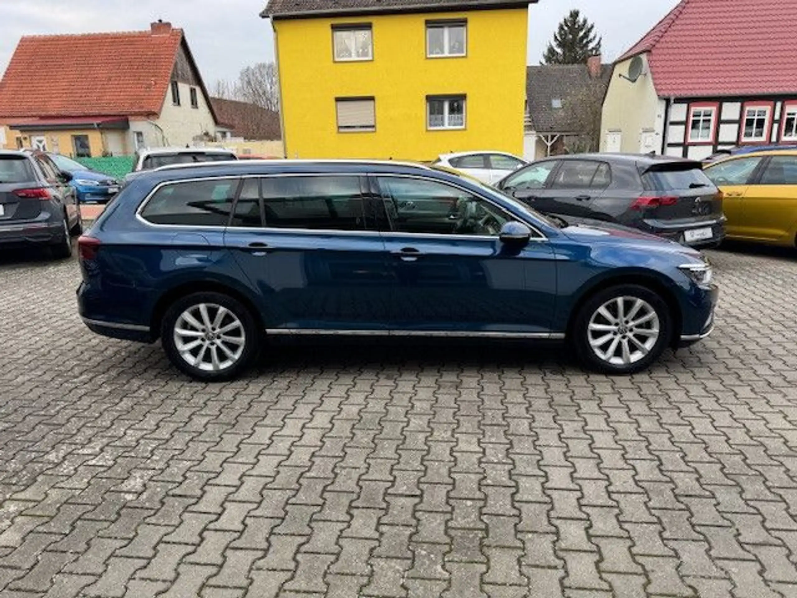 Volkswagen - Passat Variant