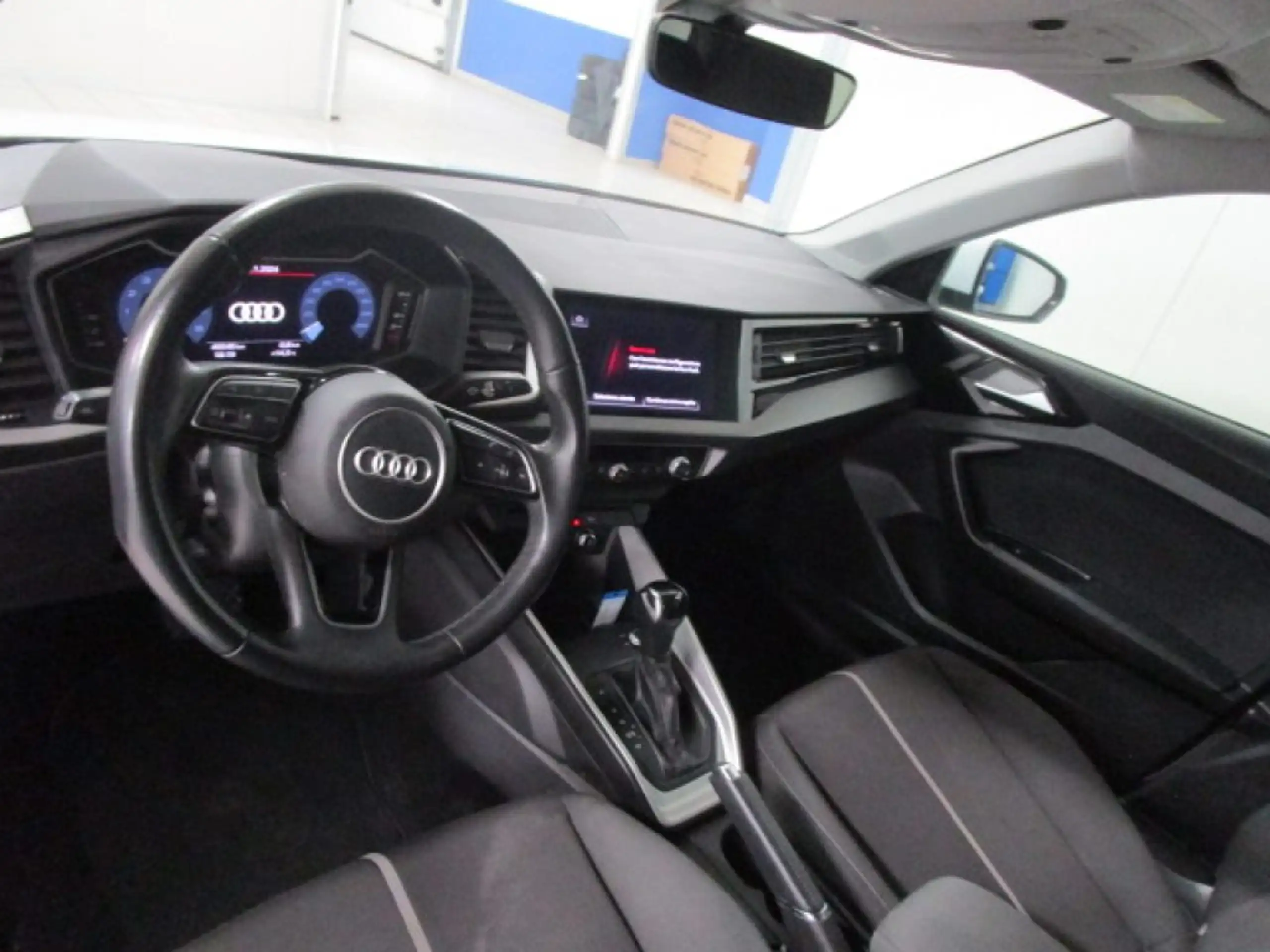 Audi - A1