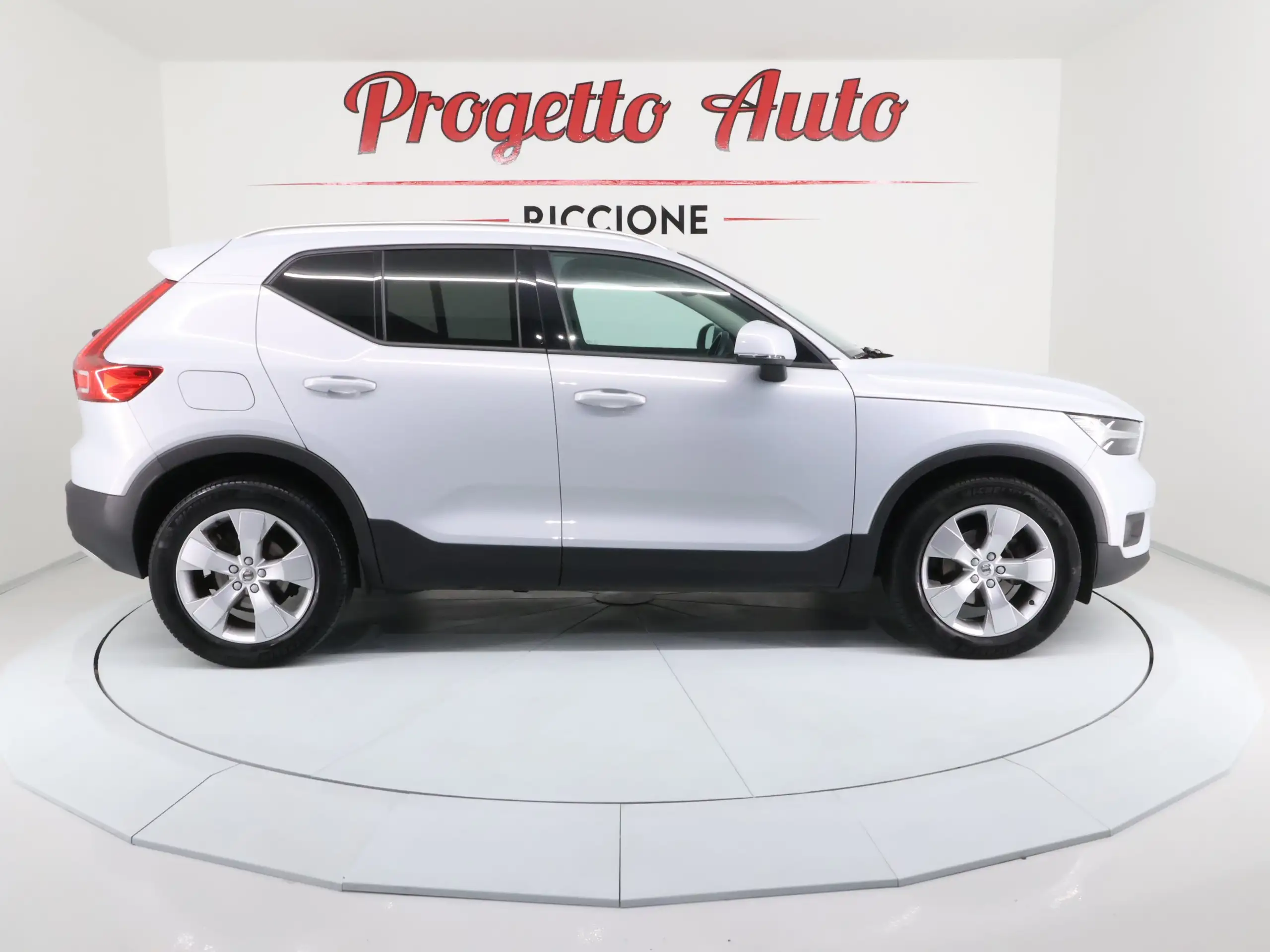 Volvo - XC40