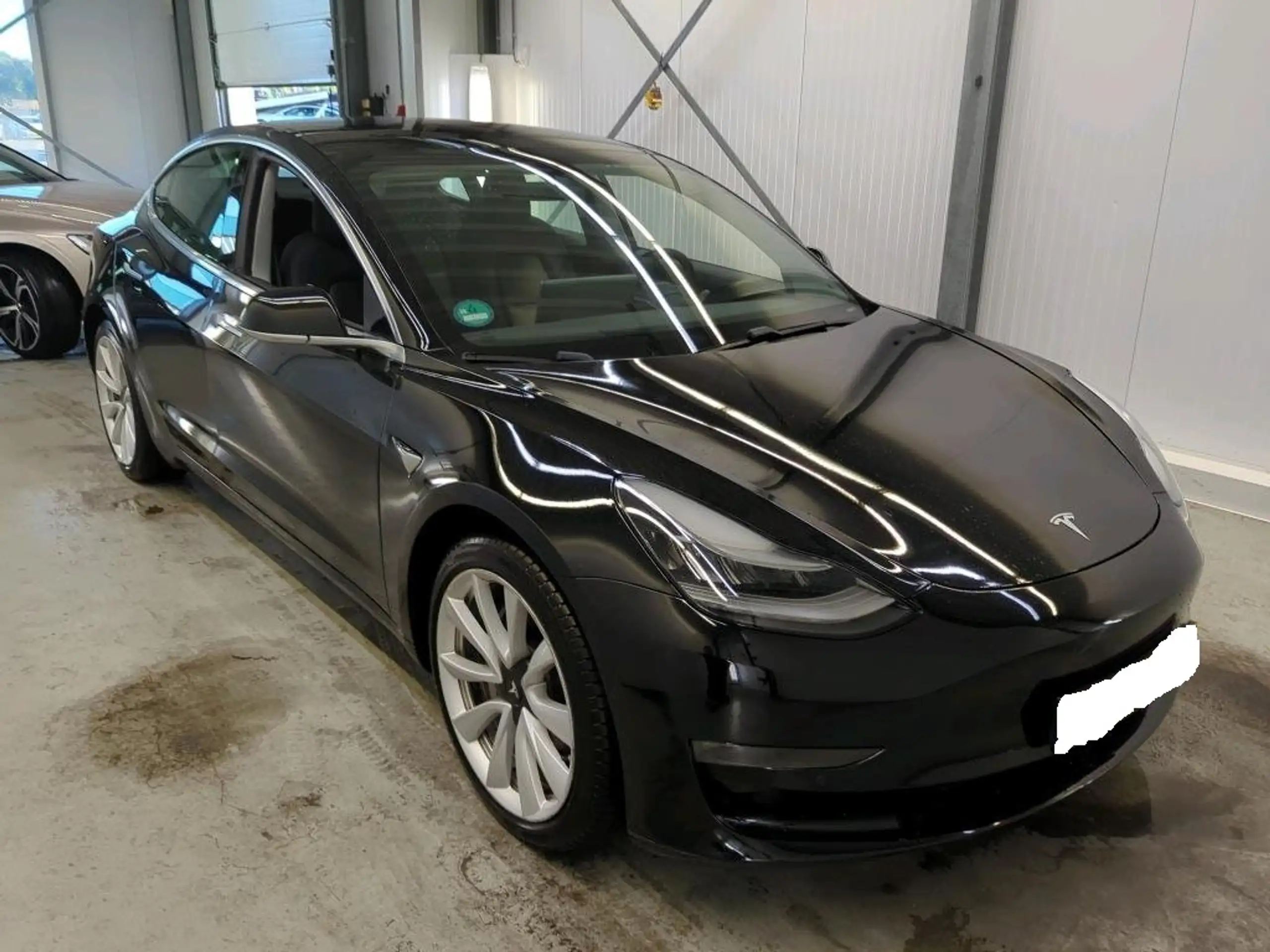 Tesla - Model 3