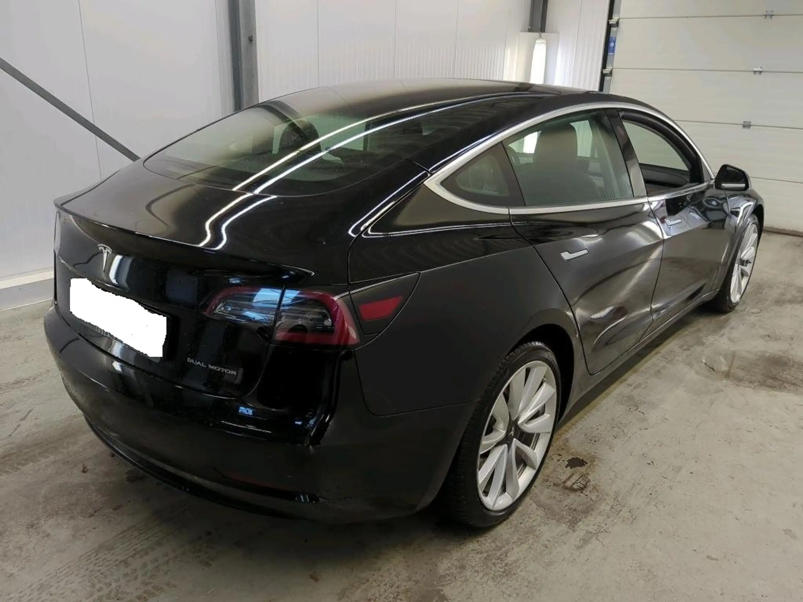 Tesla - Model 3