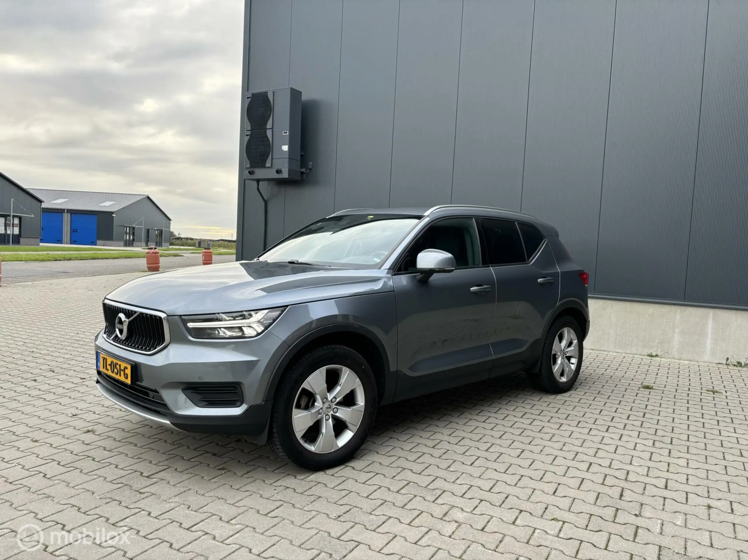 Volvo - XC40