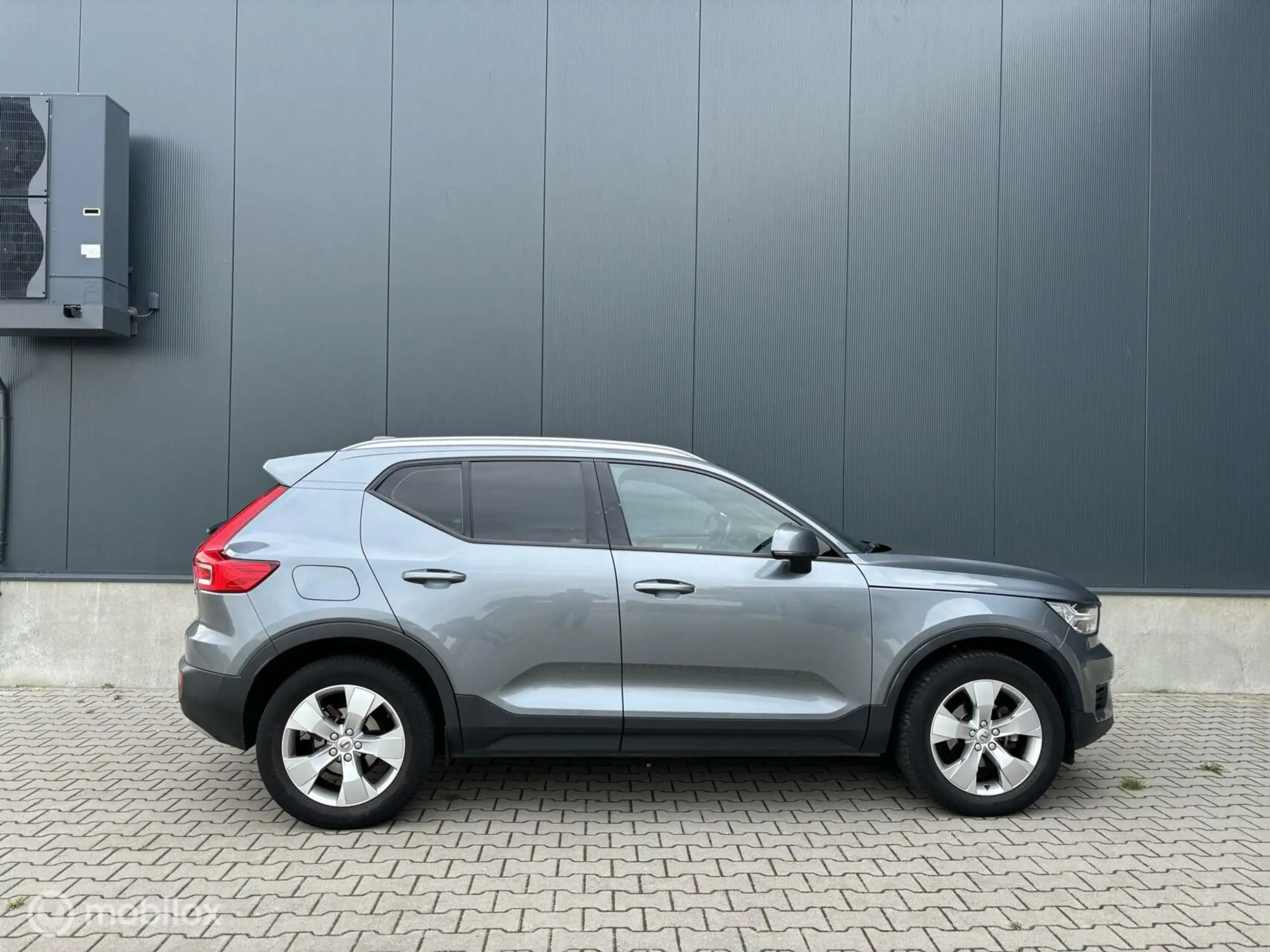 Volvo - XC40