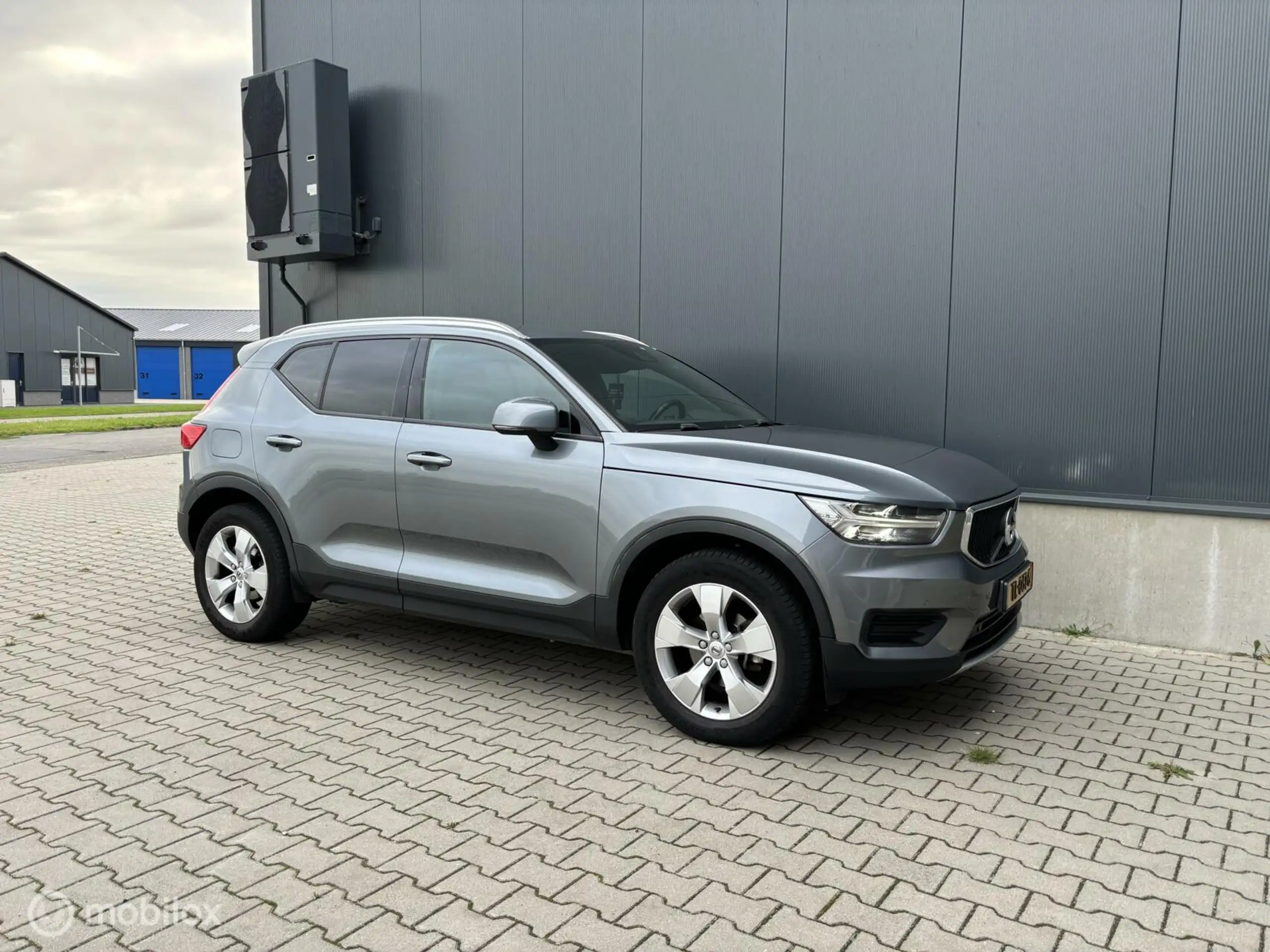 Volvo - XC40