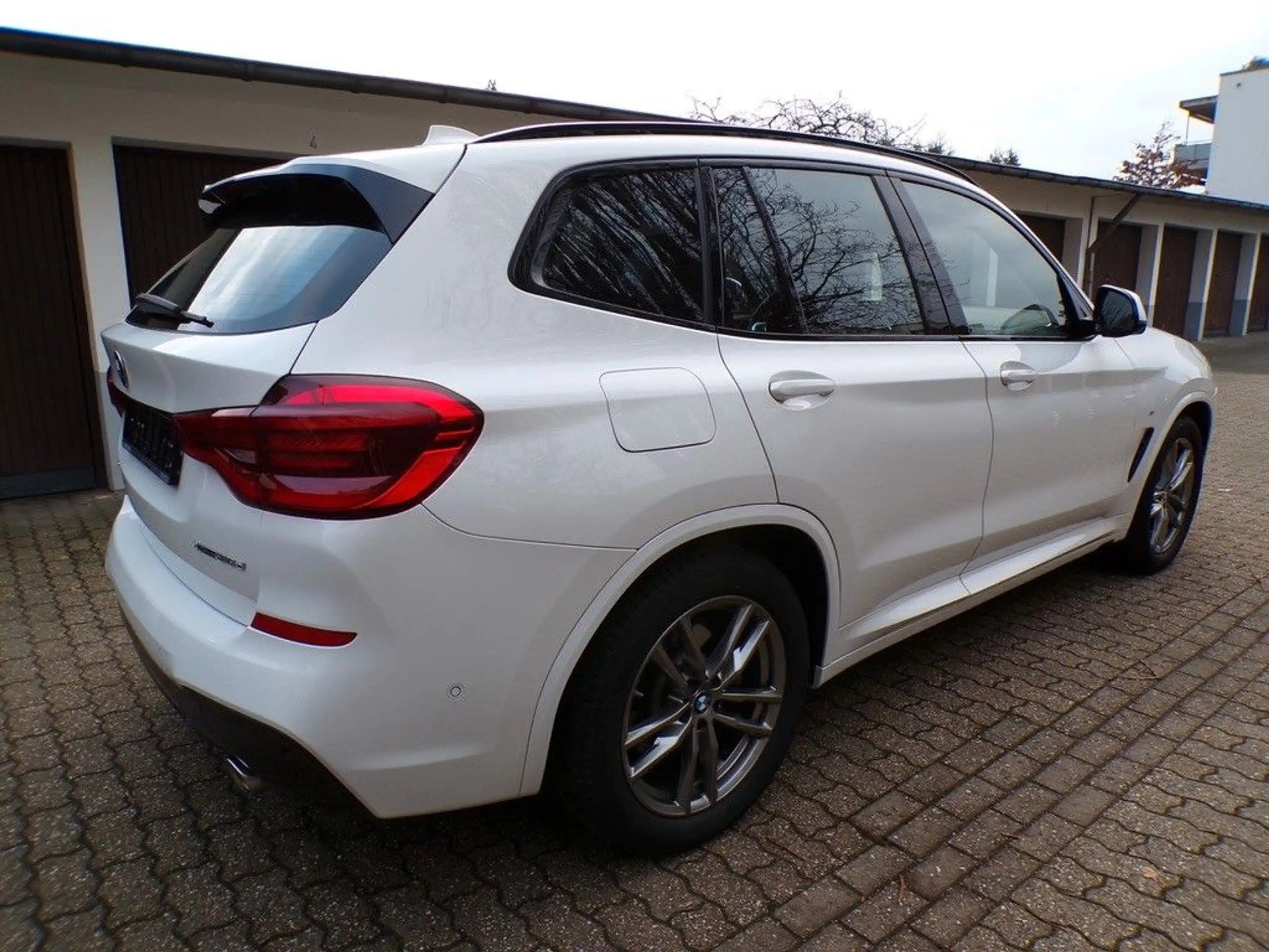 BMW - X3