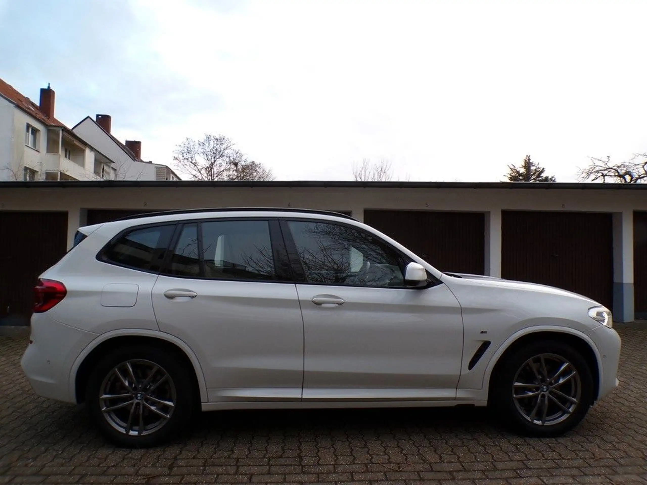 BMW - X3