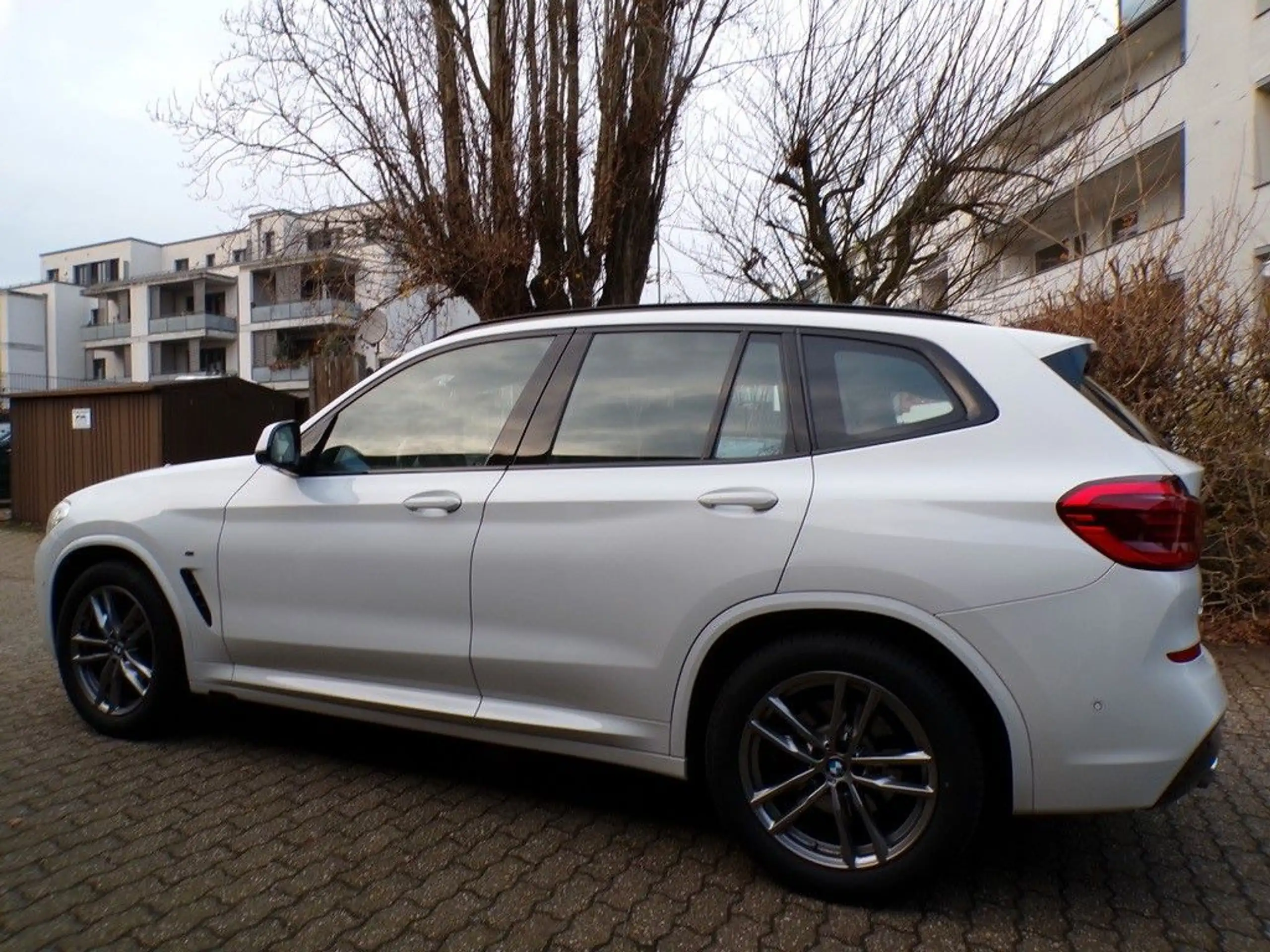 BMW - X3