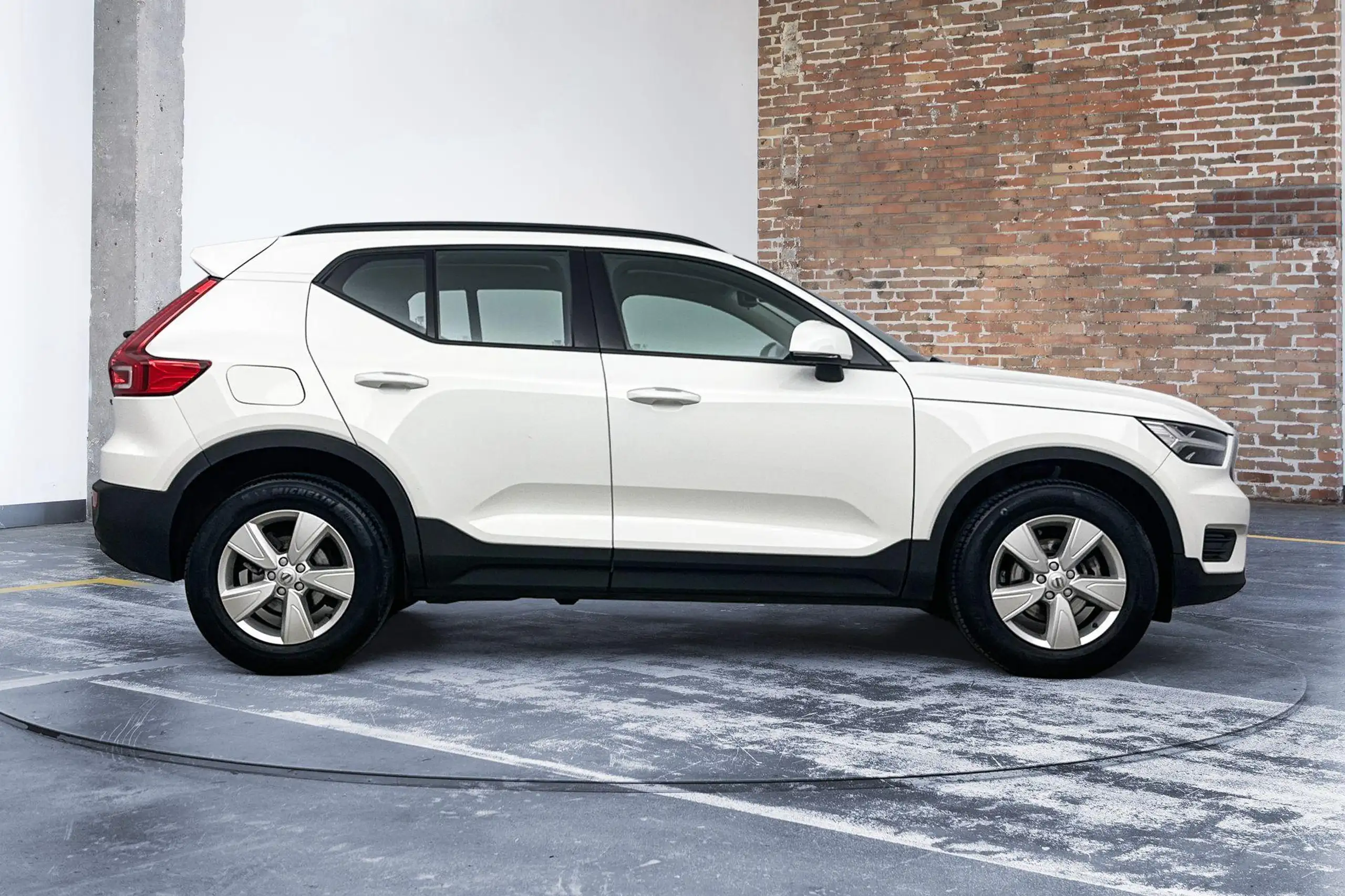 Volvo - XC40