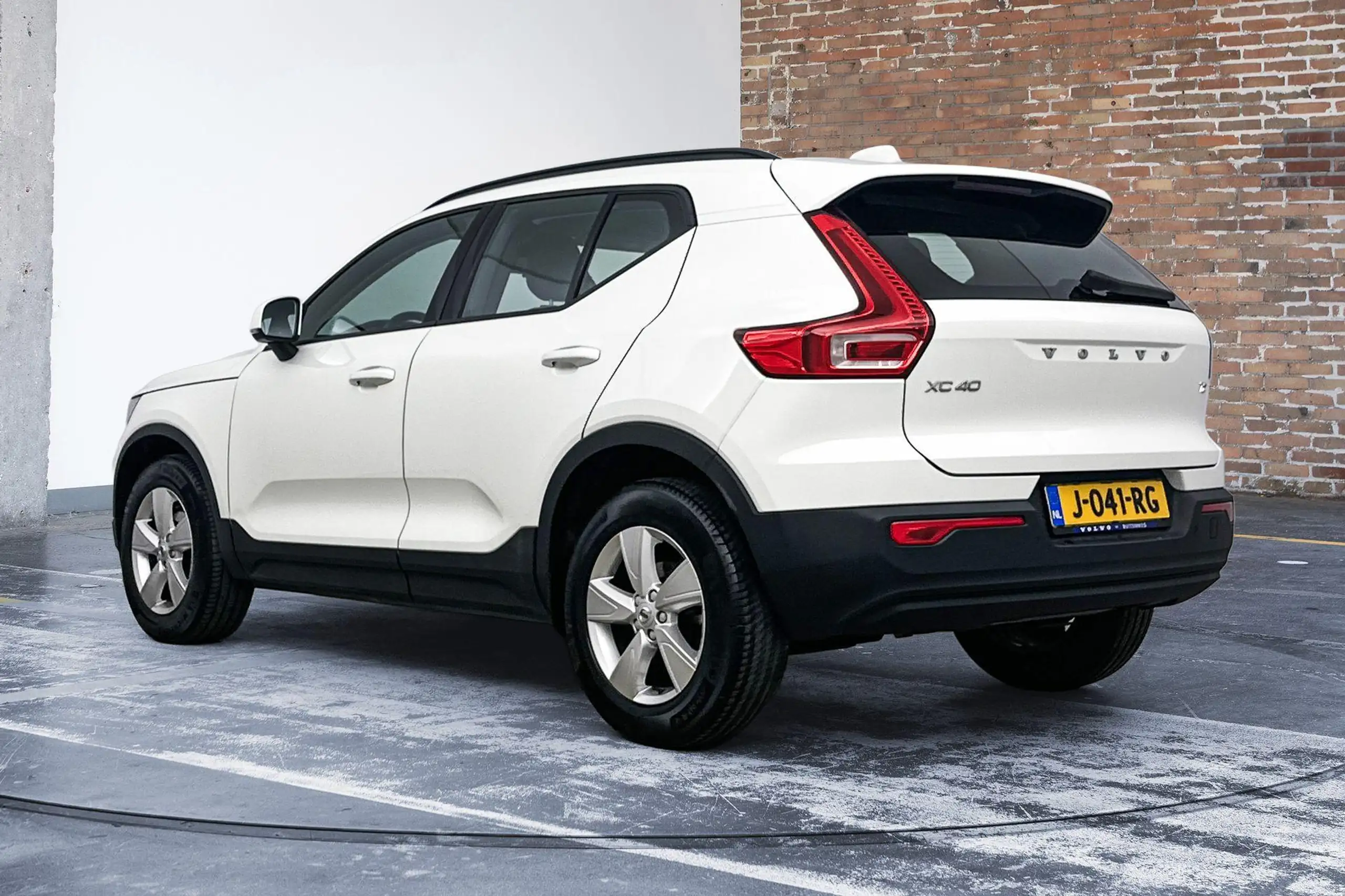 Volvo - XC40